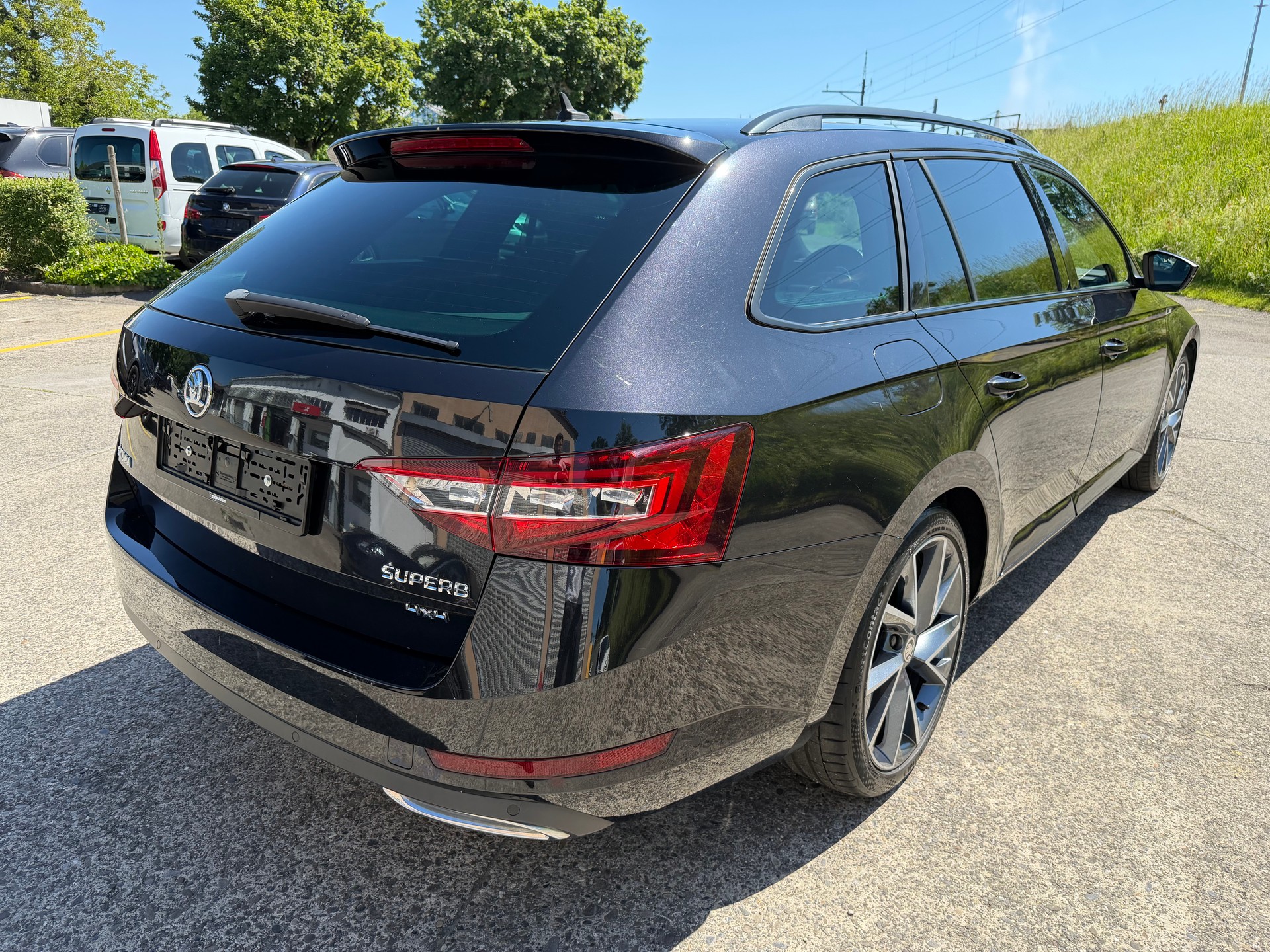 SKODA Superb Combi 2.0 TDi Sportline 4x4 DSG-showroom-element-3