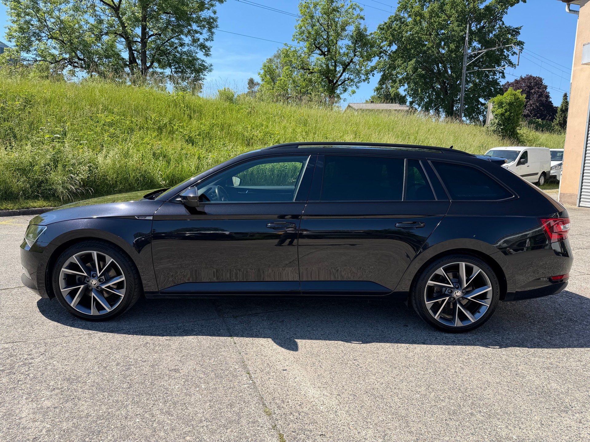 SKODA Superb Combi 2.0 TDi Sportline 4x4 DSG-showroom-element-1