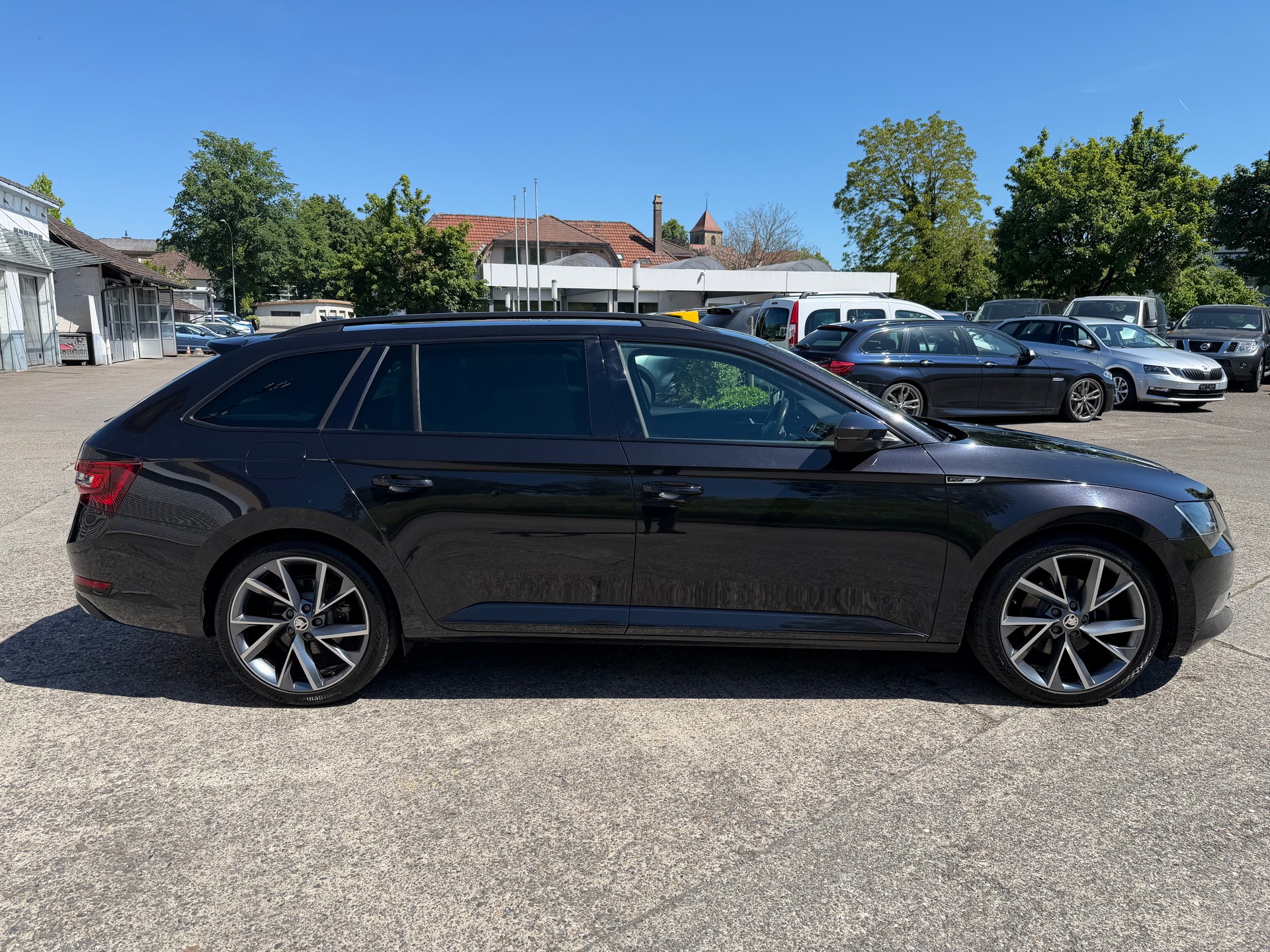 SKODA Superb Combi 2.0 TDi Sportline 4x4 DSG-image-4