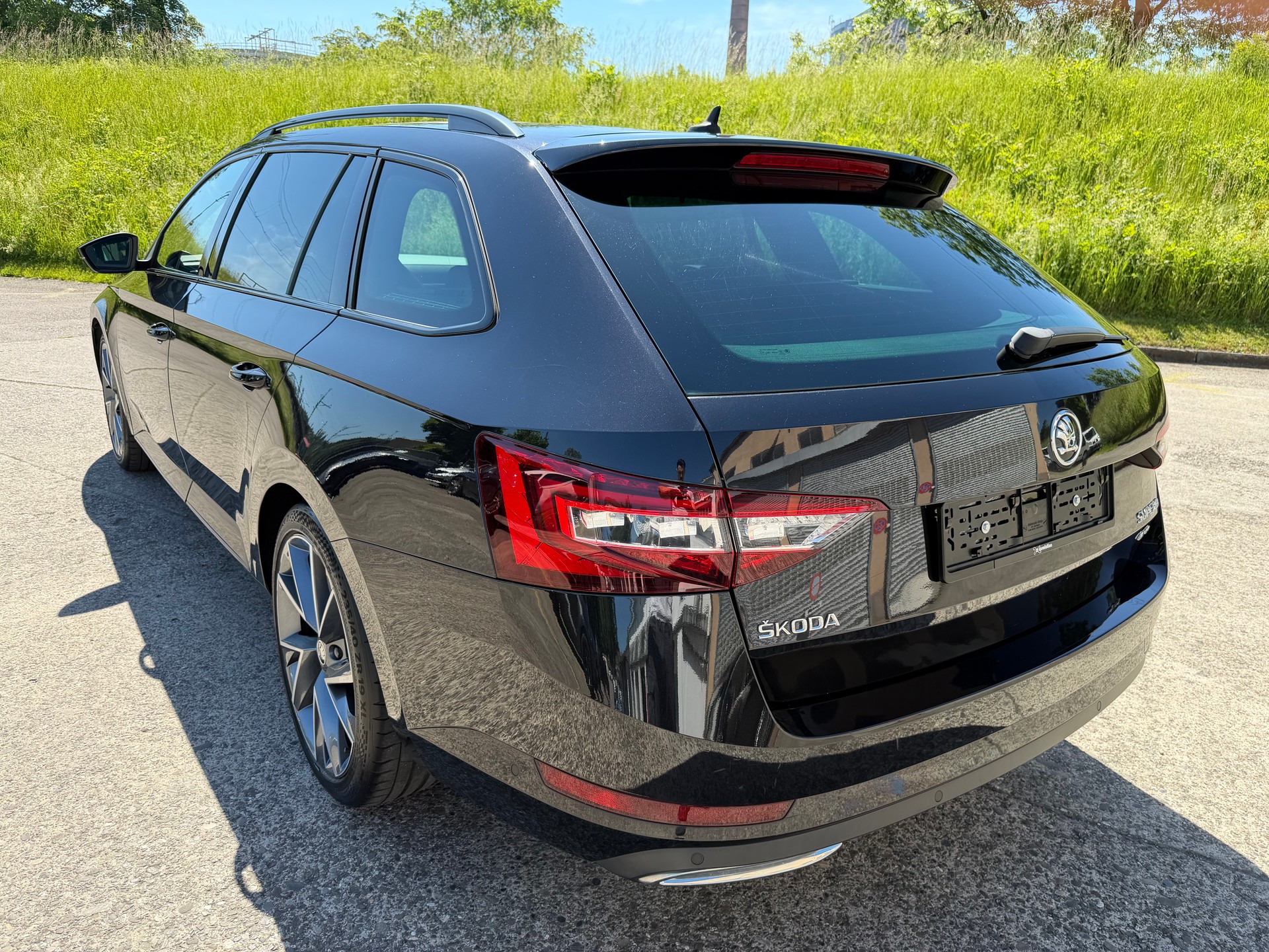 SKODA Superb Combi 2.0 TDi Sportline 4x4 DSG-showroom-element-2