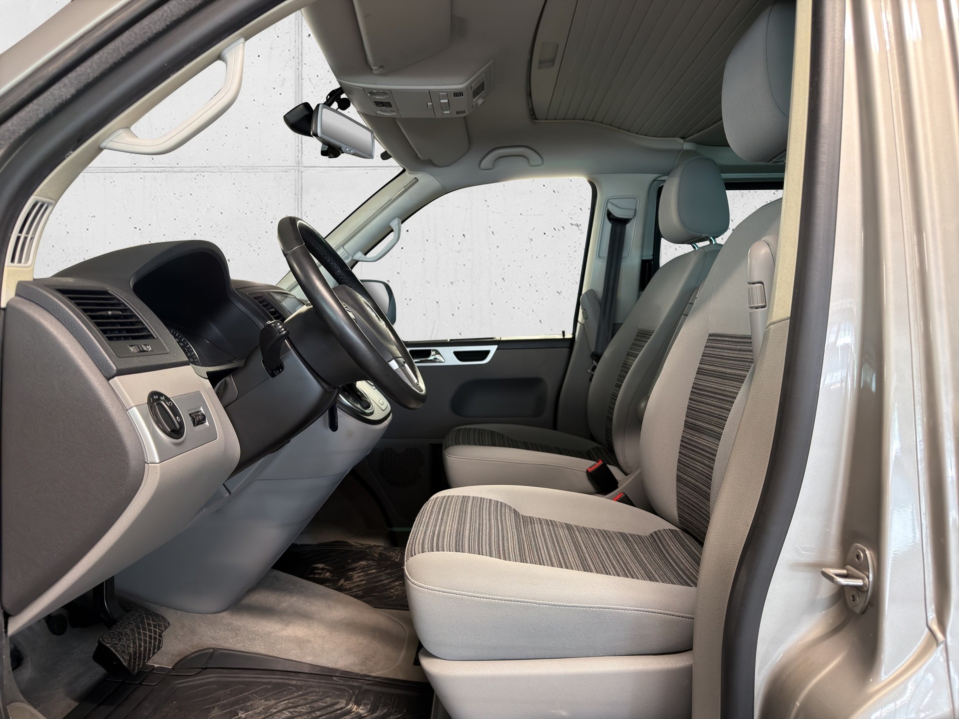 VW T5 California 2.0 TDI Comfortline DSG-image-14