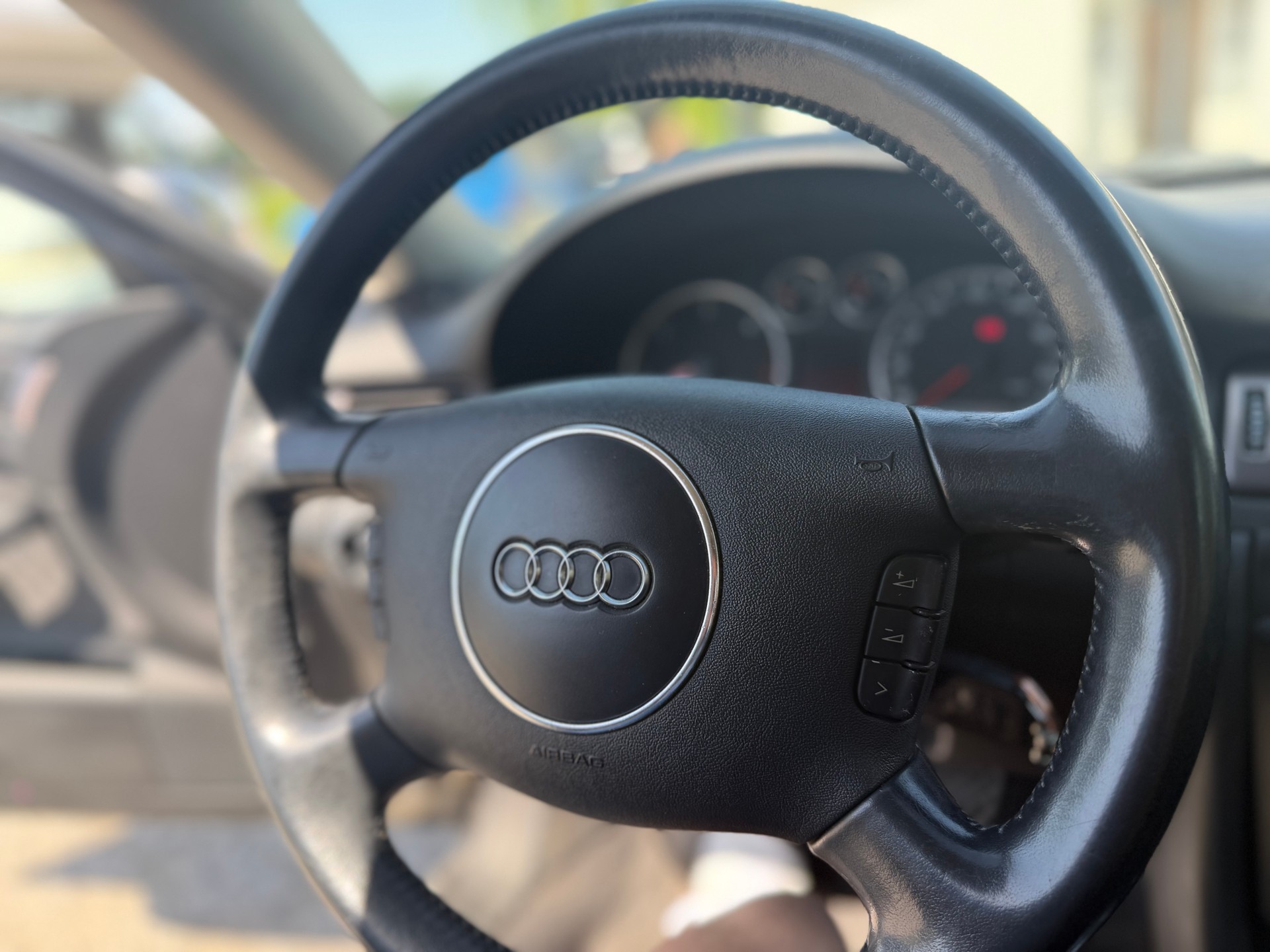 AUDI A6 Avant 2.5 TDI-image-5