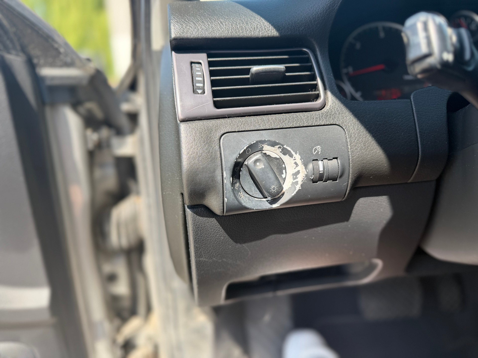 AUDI A6 Avant 2.5 TDI-image-6