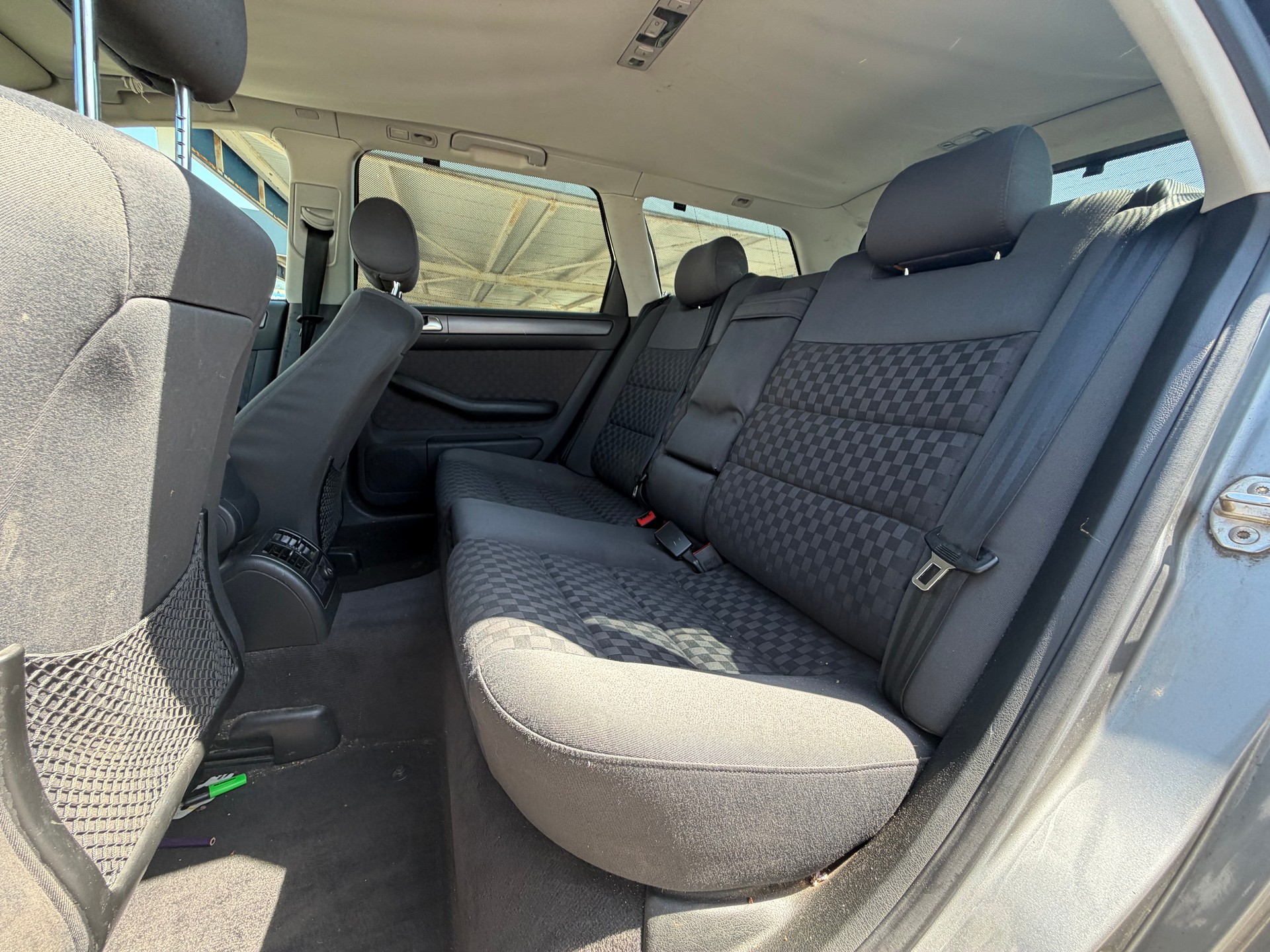 AUDI A6 Avant 2.5 TDI-image-11