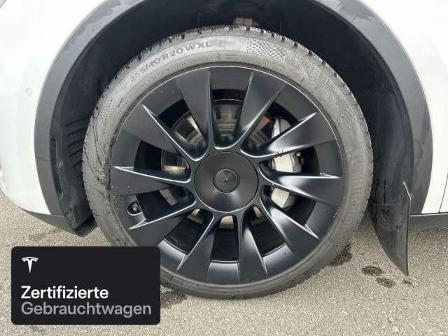TESLA Model Y Long Range AWD-image-4