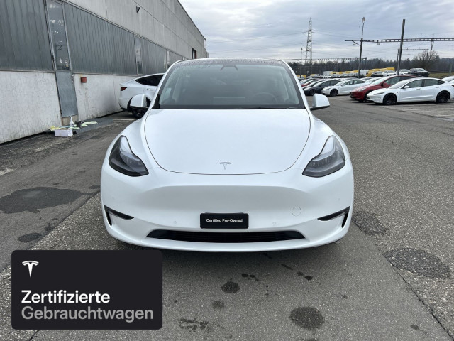TESLA Model Y Long Range AWD-showroom-element-2