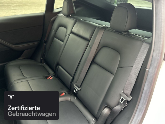 TESLA Model Y Long Range AWD-image-13