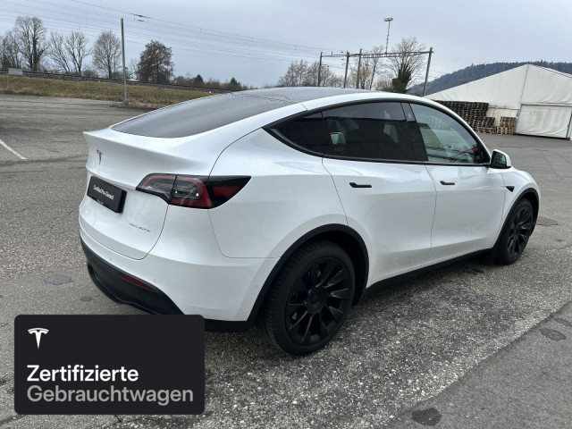 TESLA Model Y Long Range AWD-image-8