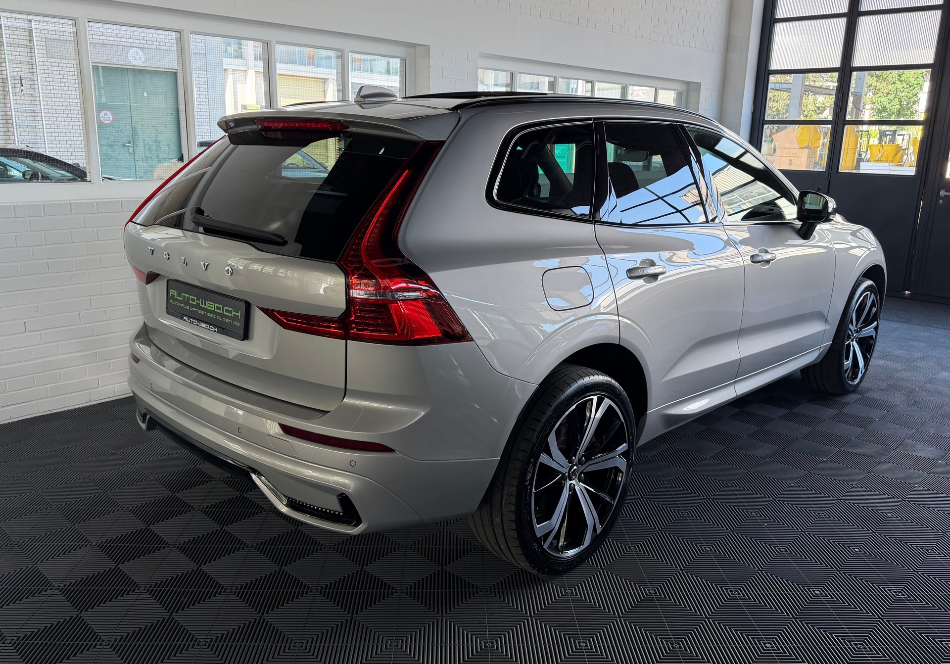 VOLVO XC60 T6 eAWD PluginHybrid R-Design Geartronic-showroom-element-2