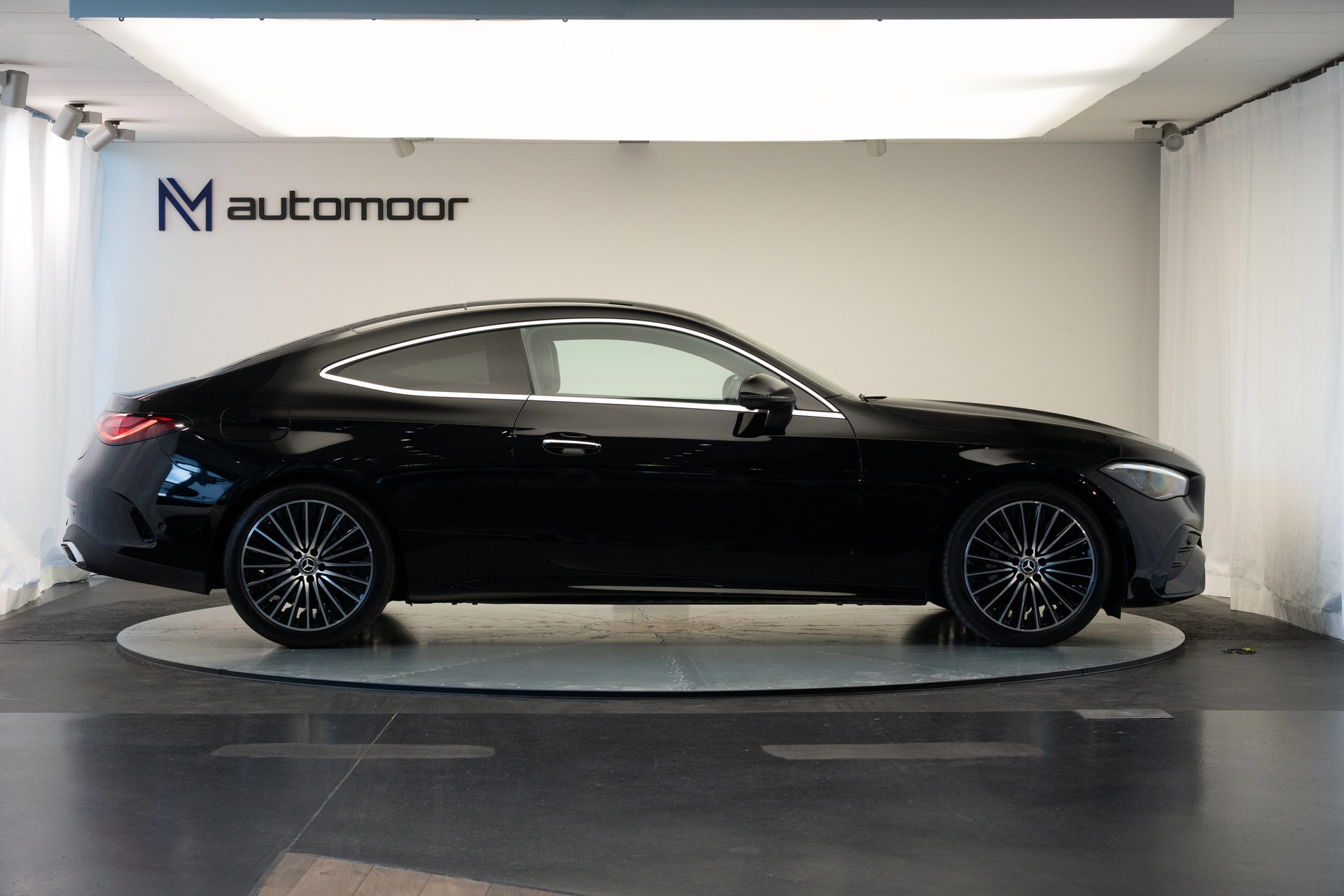 MERCEDES-BENZ CLE 300 Coupé 4Matic 9G-Tronic-showroom-element-3