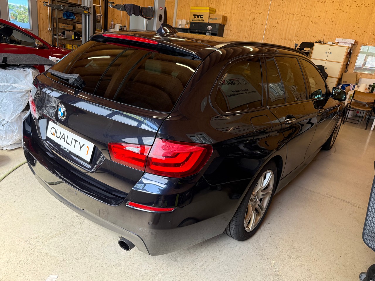 BMW 535i Touring Steptronic-showroom-element-3