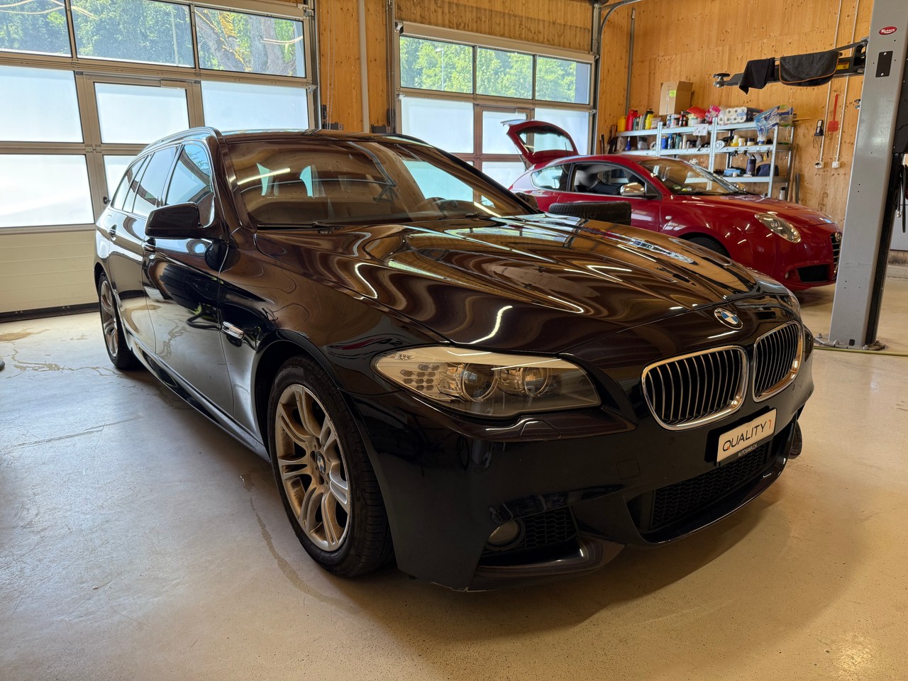BMW 535i Touring Steptronic-showroom-element-2