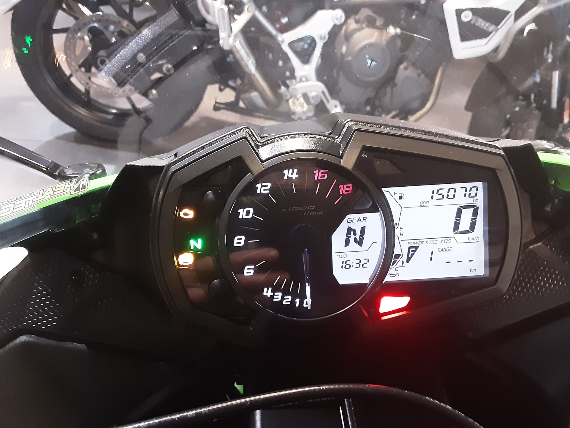 KAWASAKI Ninja ZX-6R KRT Edition-image-7