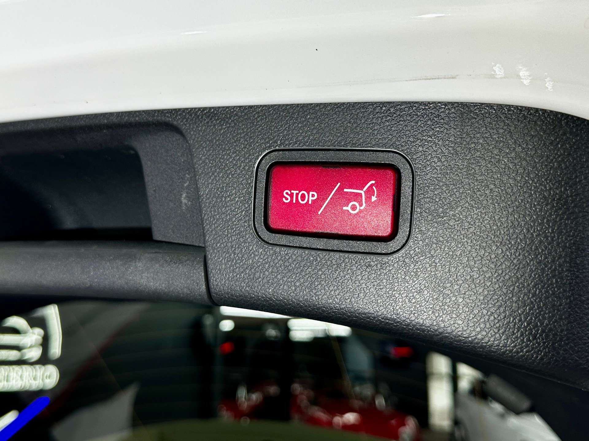 MERCEDES-BENZ GLA 200 d Swiss Star Edition Urban 4Matic 7G-DCT-image-31