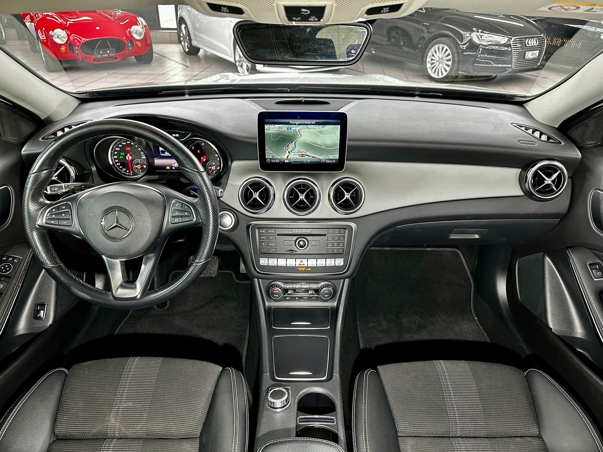 MERCEDES-BENZ GLA 200 d Swiss Star Edition Urban 4Matic 7G-DCT-image-17