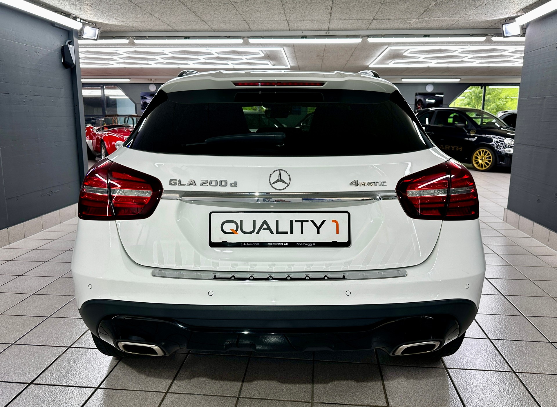 MERCEDES-BENZ GLA 200 d Swiss Star Edition Urban 4Matic 7G-DCT-image-4