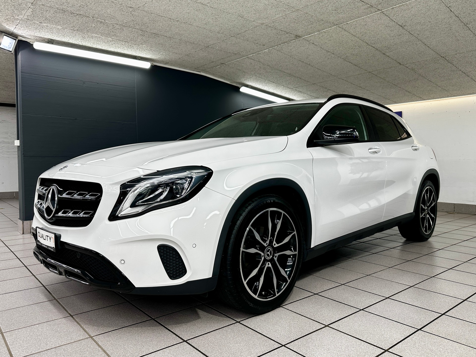 MERCEDES-BENZ GLA 200 d Swiss Star Edition Urban 4Matic 7G-DCT-image-7