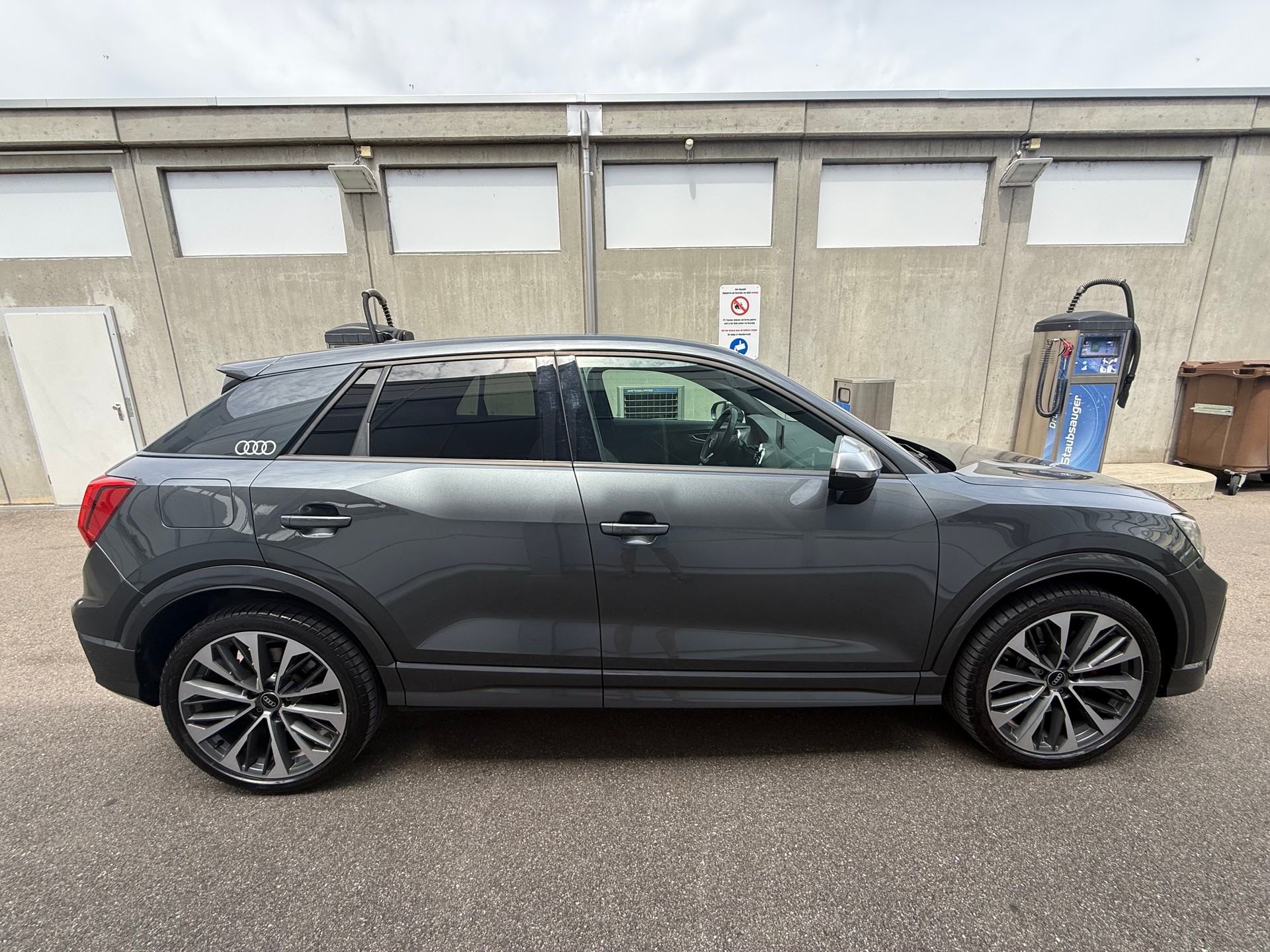 AUDI SQ2 TFSI quattro S-tronic *Frisch ab MFK *Zwei (2) Schlüssel *Keyless-Go-Funktion *8 Fach bereift *Rückfahrkamera *ACC-image-2