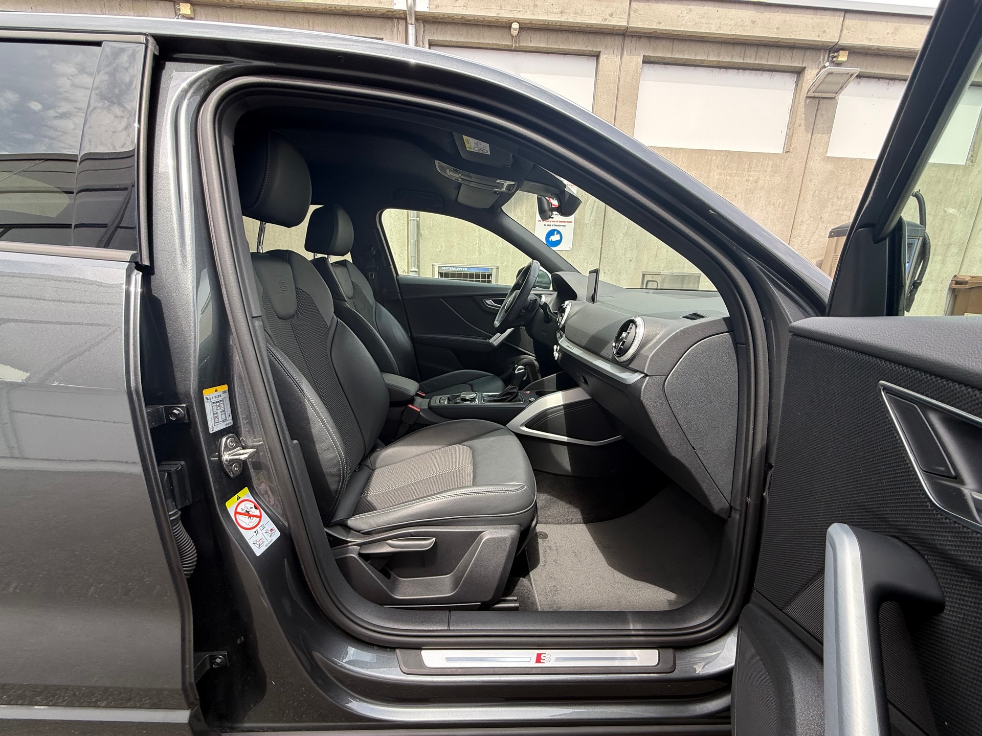 AUDI SQ2 TFSI quattro S-tronic *Frisch ab MFK *Zwei (2) Schlüssel *Keyless-Go-Funktion *8 Fach bereift *Rückfahrkamera *ACC-image-13