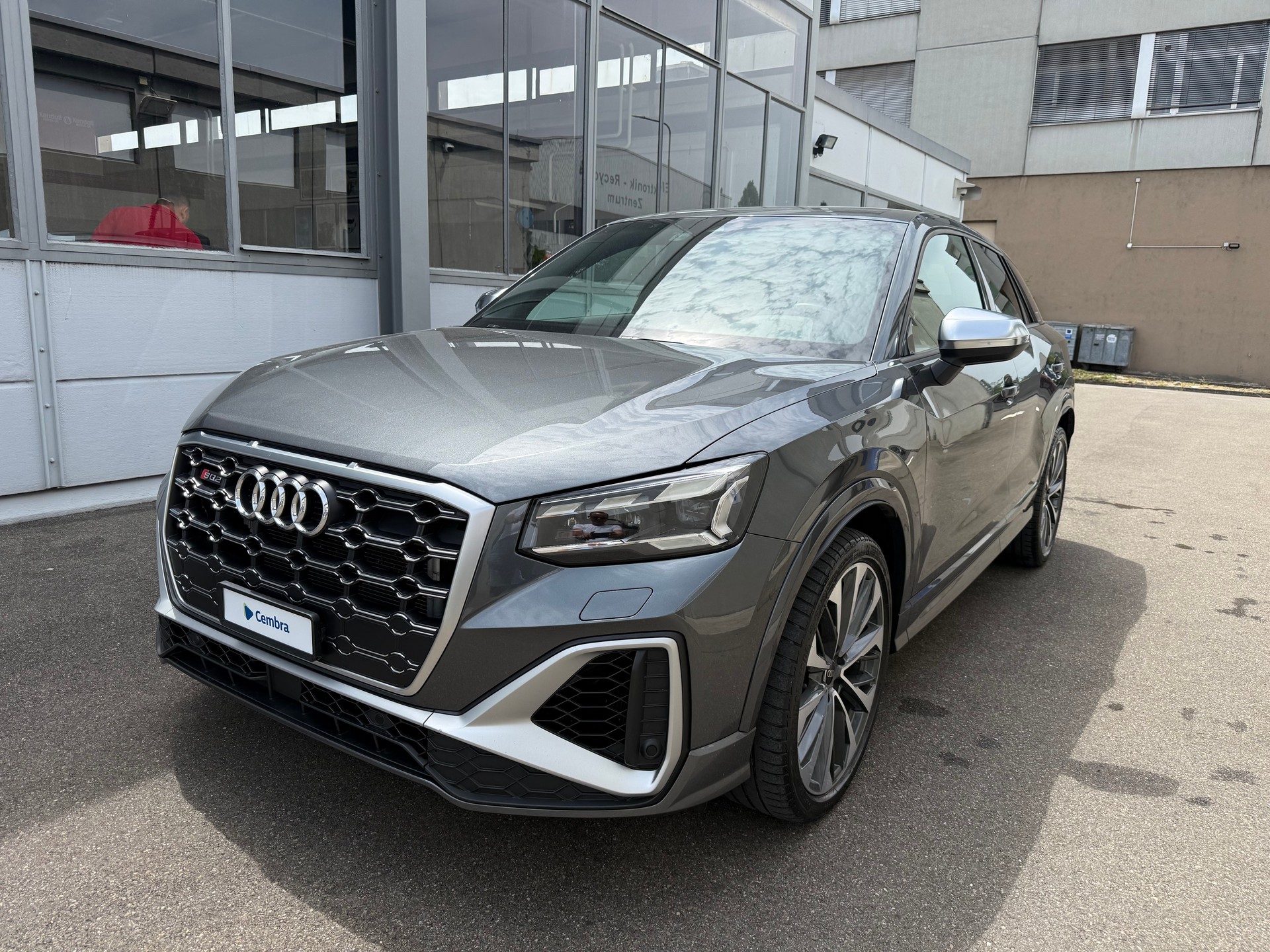 AUDI SQ2 TFSI quattro S-tronic *Frisch ab MFK *Zwei (2) Schlüssel *Keyless-Go-Funktion *8 Fach bereift *Rückfahrkamera *ACC