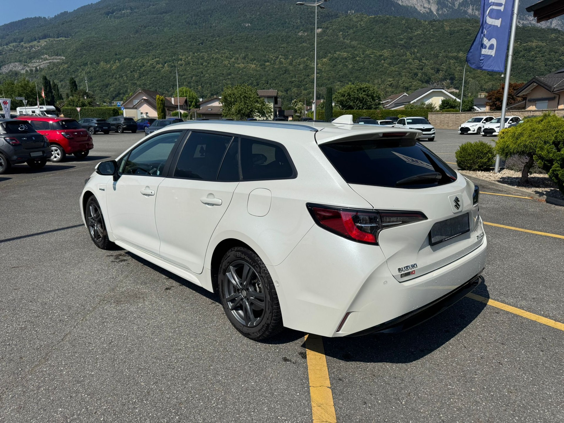 SUZUKI Swace 1.8 Hybrid Compact Top E-CVT-image-2