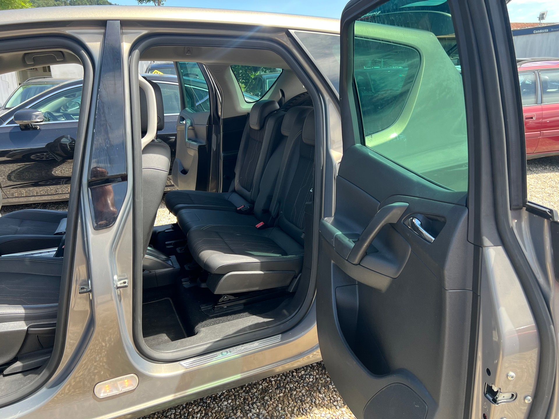 OPEL Meriva 1.4 Turbo Color Edition-image-9