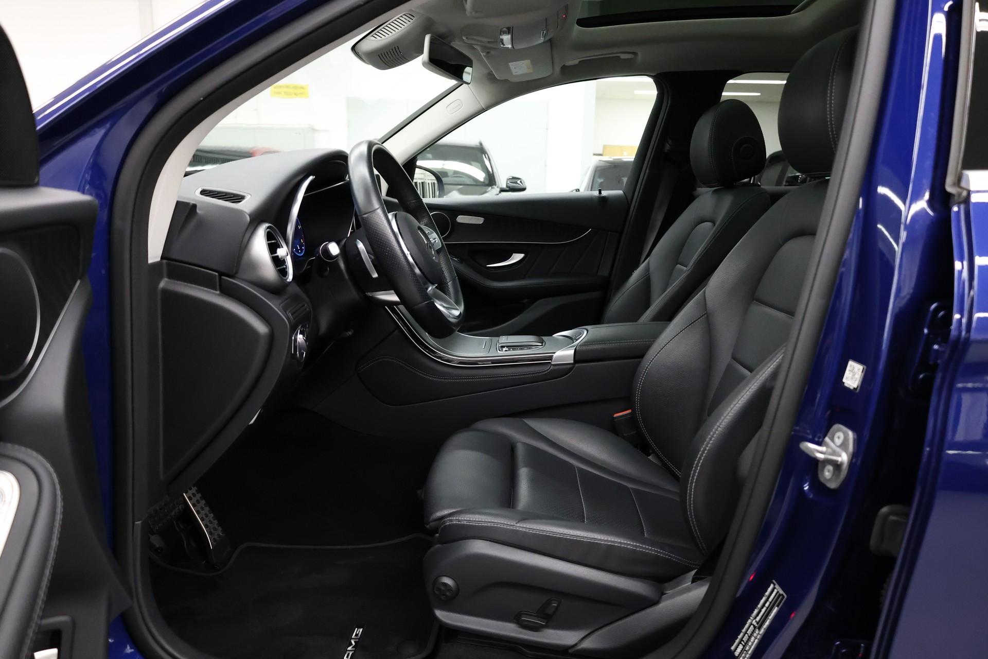 MERCEDES-BENZ GLC 220 d AMG Line 4m-image-13