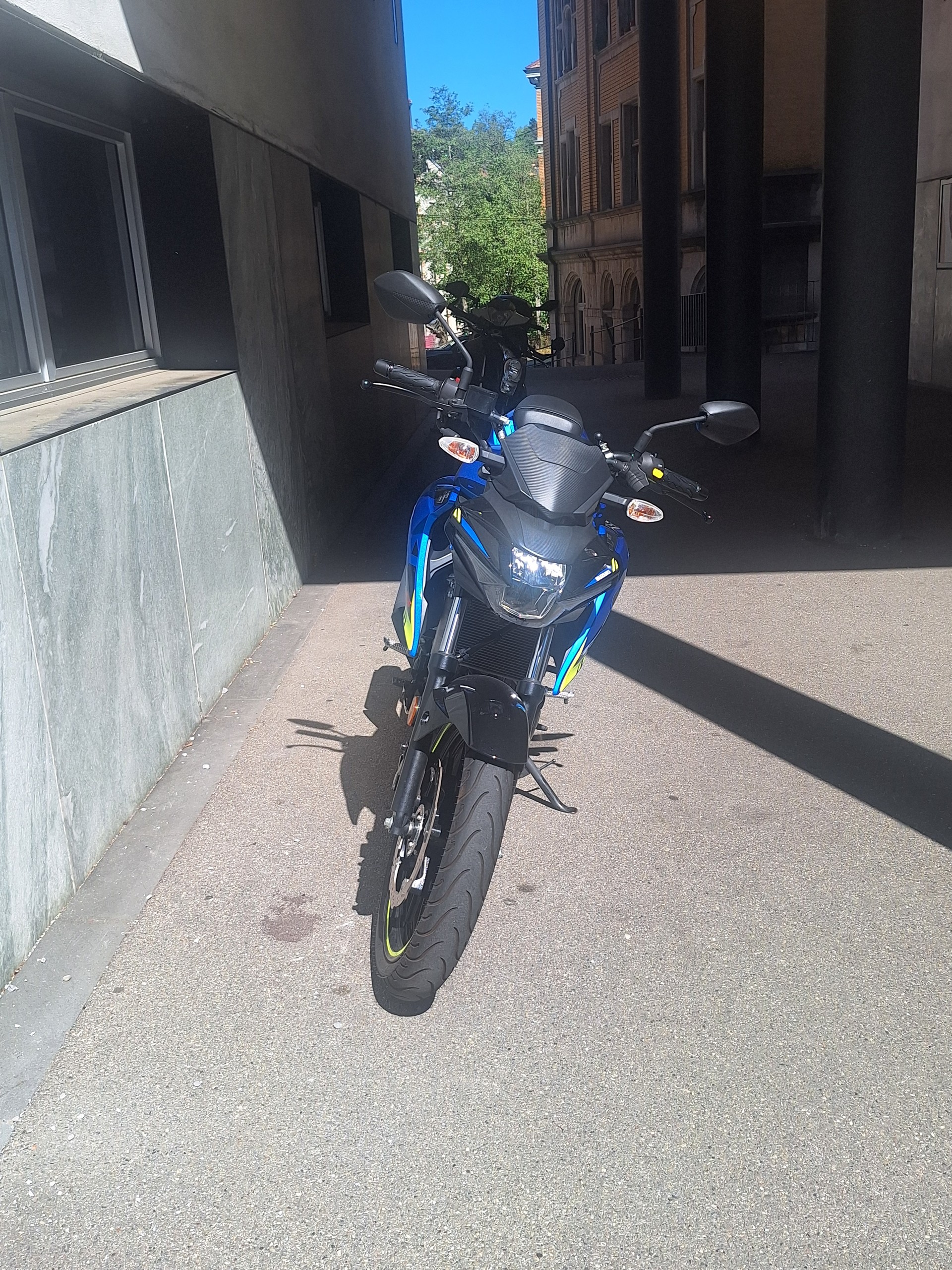 SUZUKI GSX-S 125-image-3