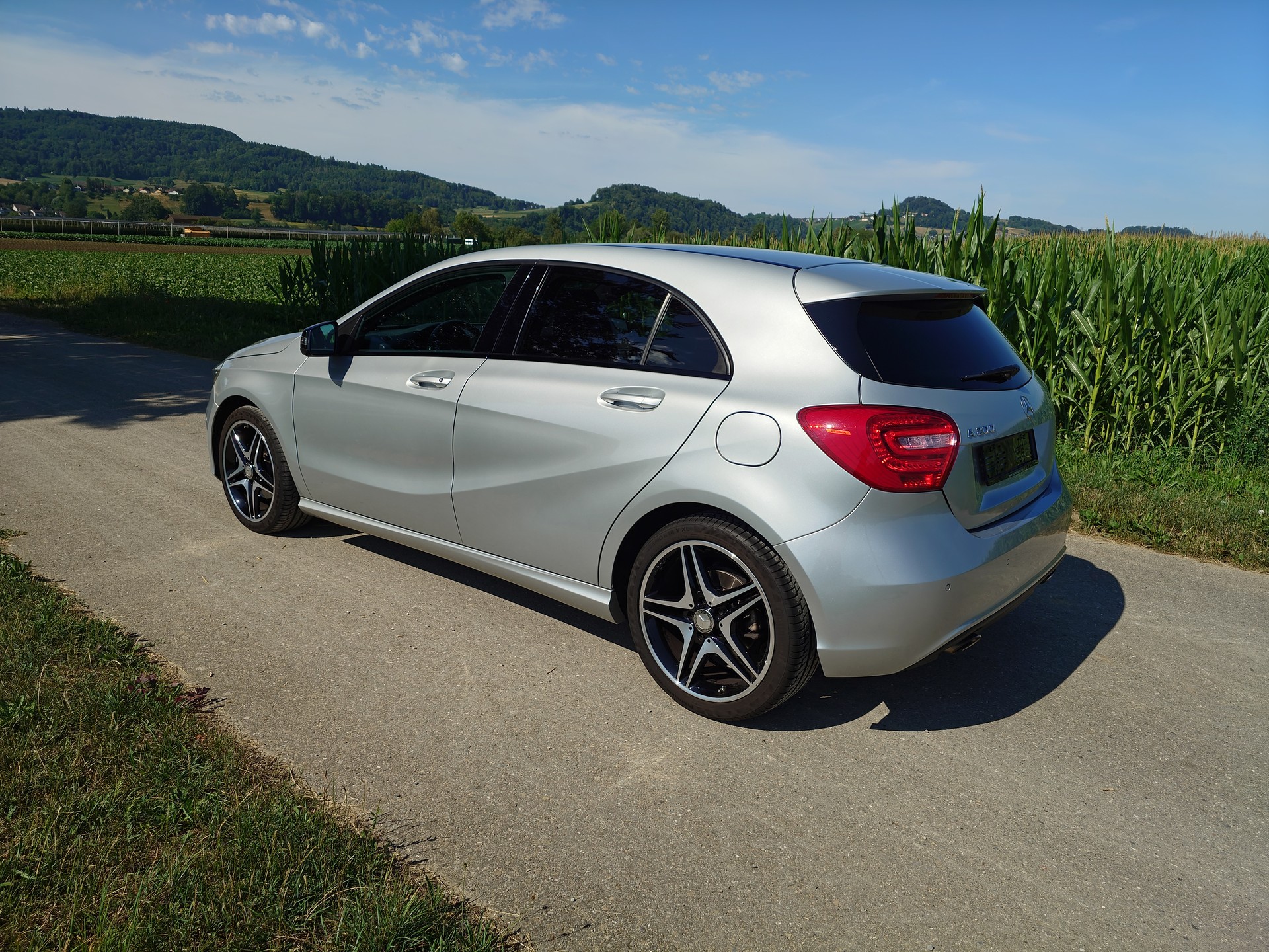 MERCEDES-BENZ A 200 Night Star-showroom-element-2