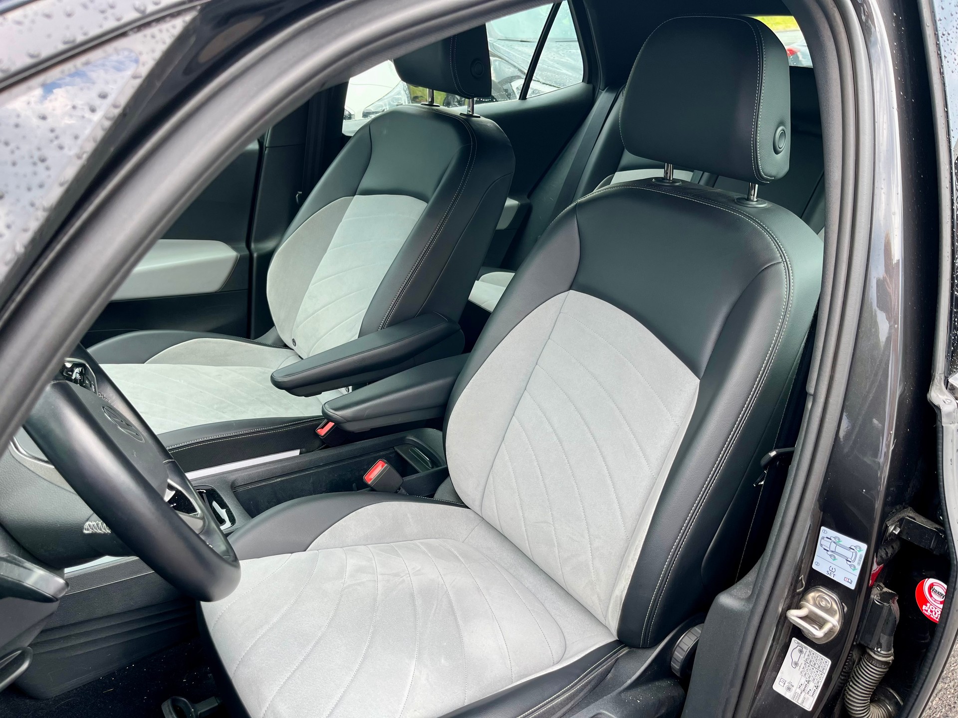 VW ID.3 Pro 58 kWh Pro **CH-Fahrzeug-Modell 2023**-image-18