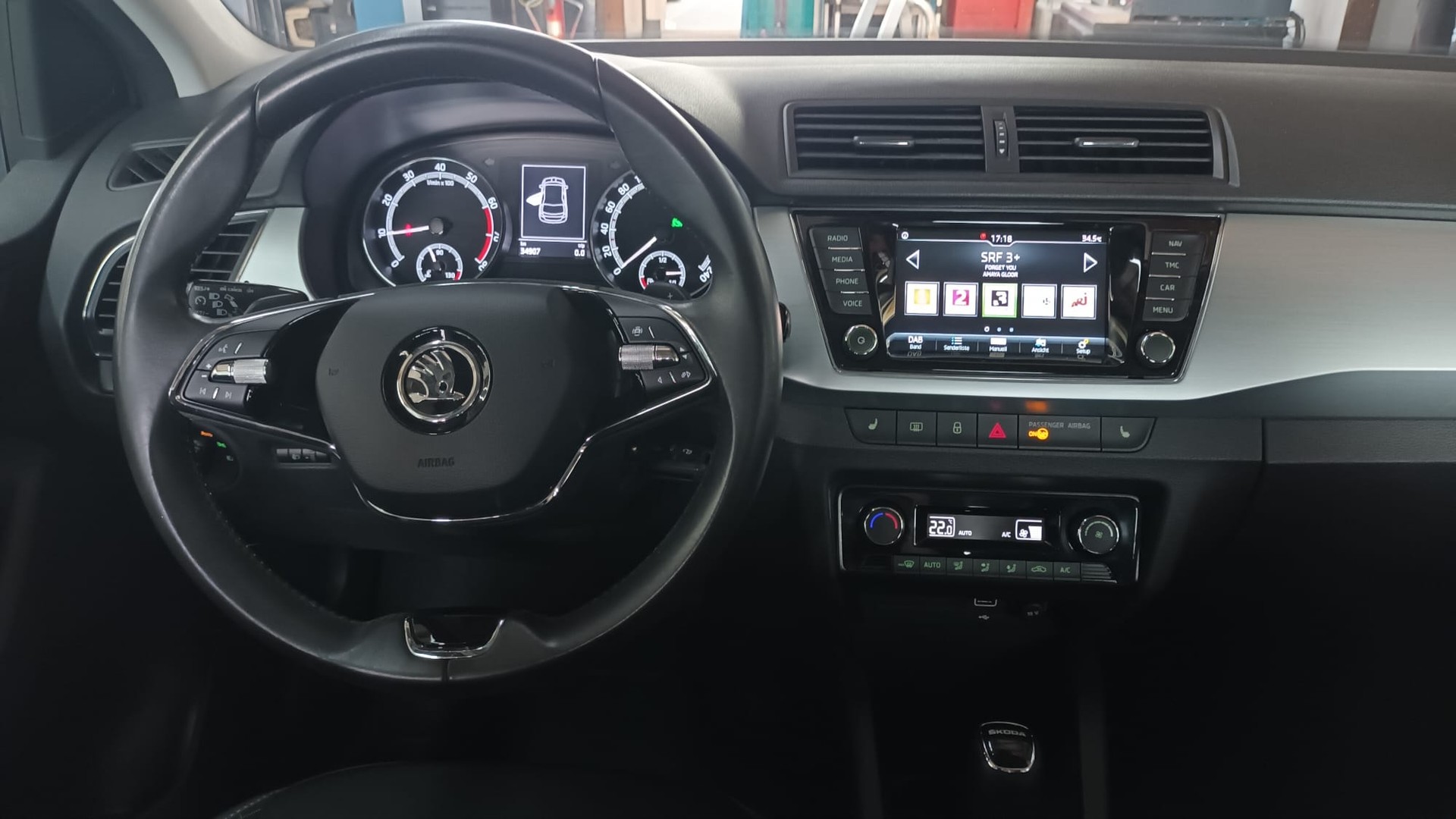 SKODA Fabia 1.0 TSI Ambition DSG-image-9