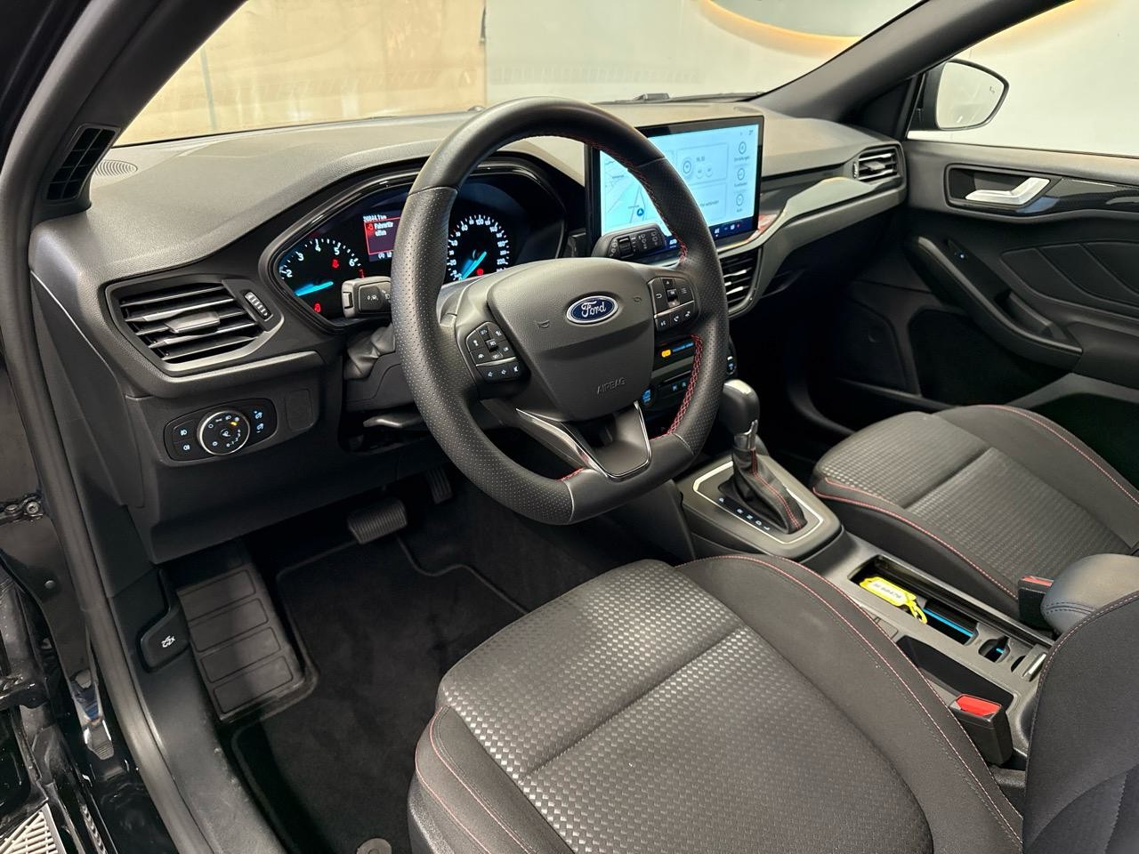 FORD Focus 1.0 MHEV ST-Line Automat-showroom-element-2