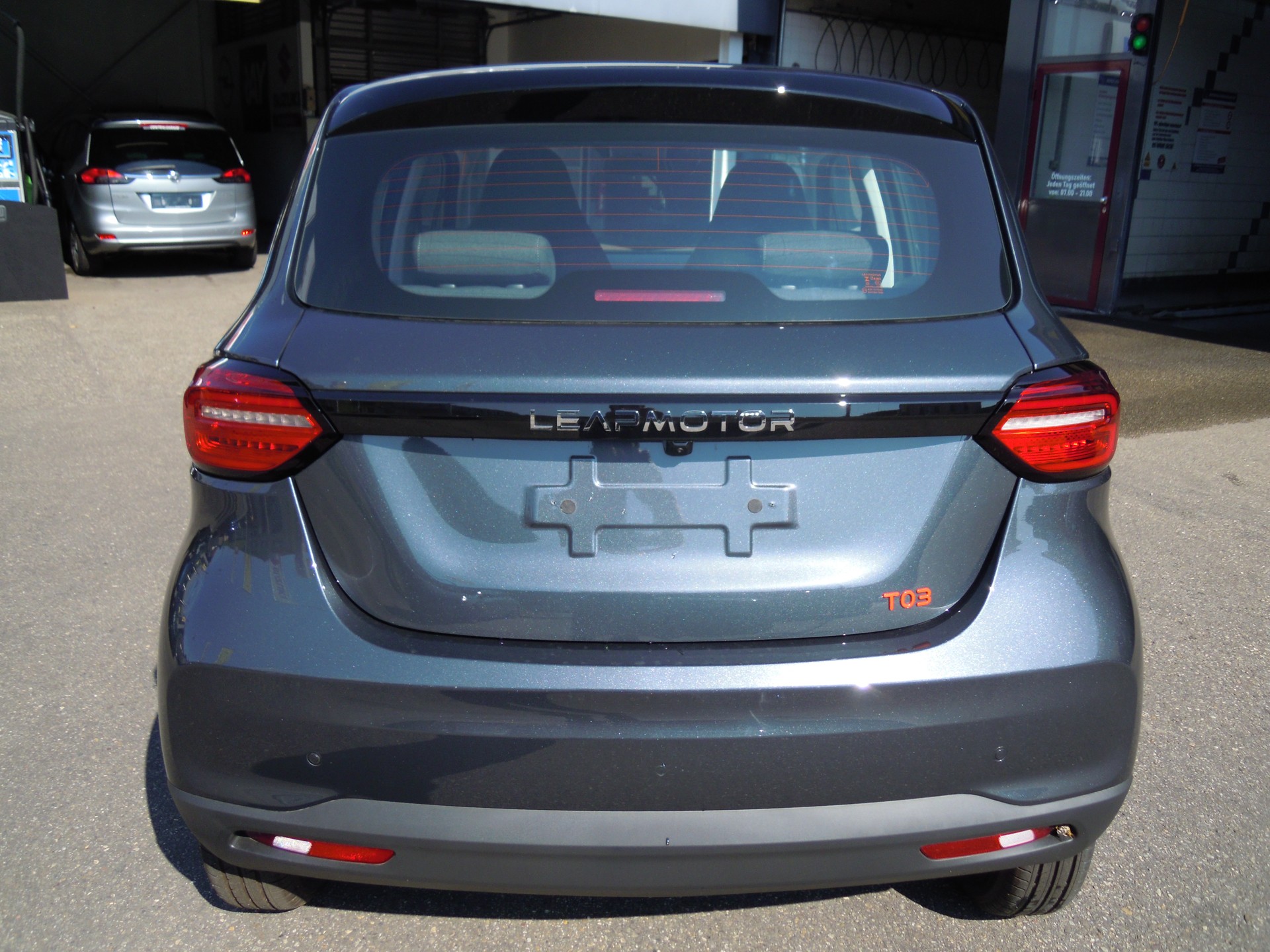 LEAPMOTOR T03 37kWh-showroom-element-3