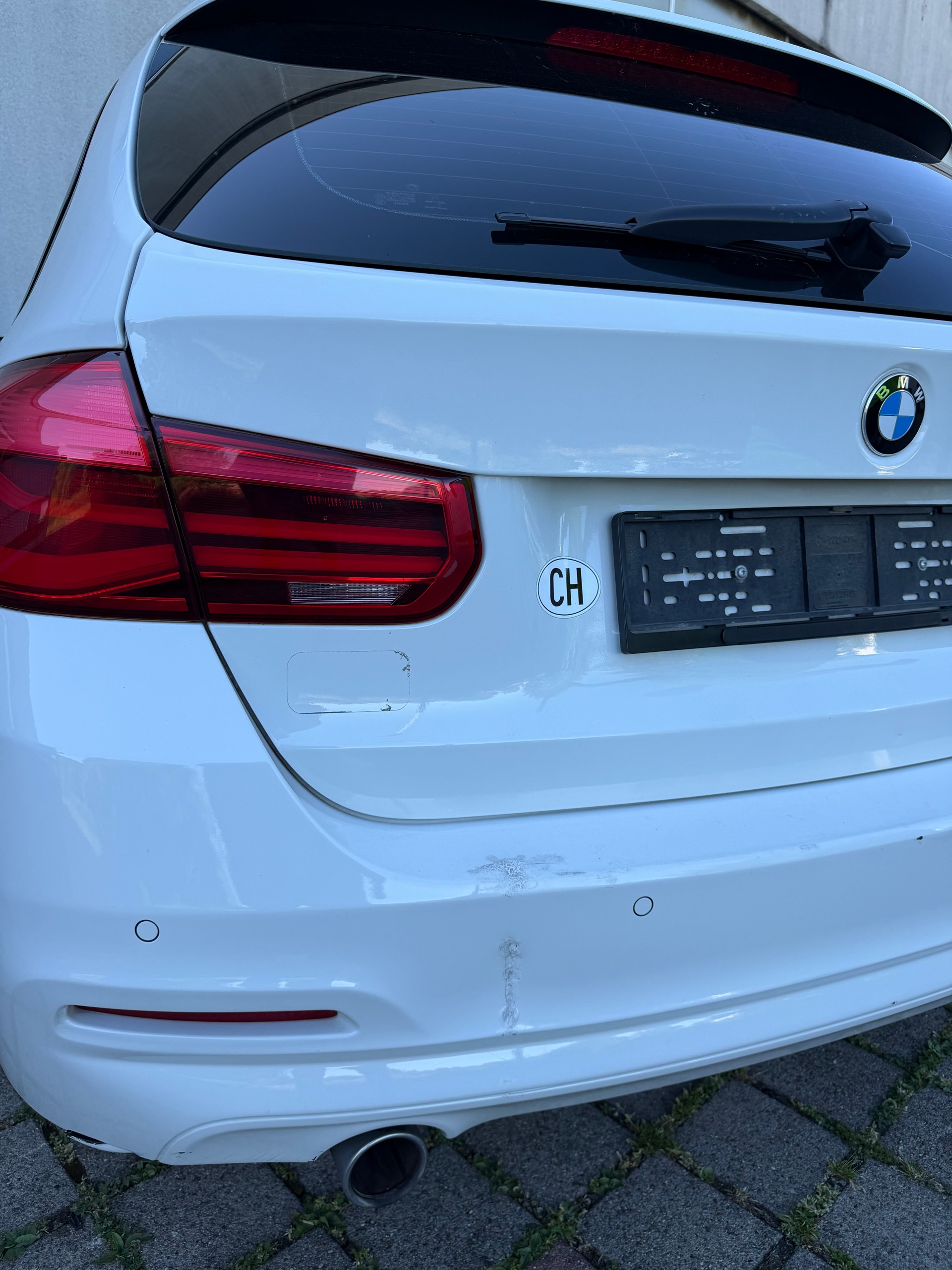 BMW 316d Touring Business Steptronic-showroom-element-3