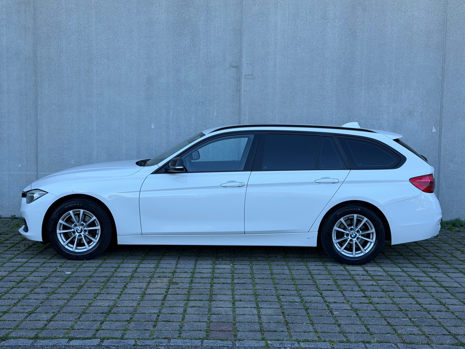BMW 316d Touring Business Steptronic-showroom-element-1