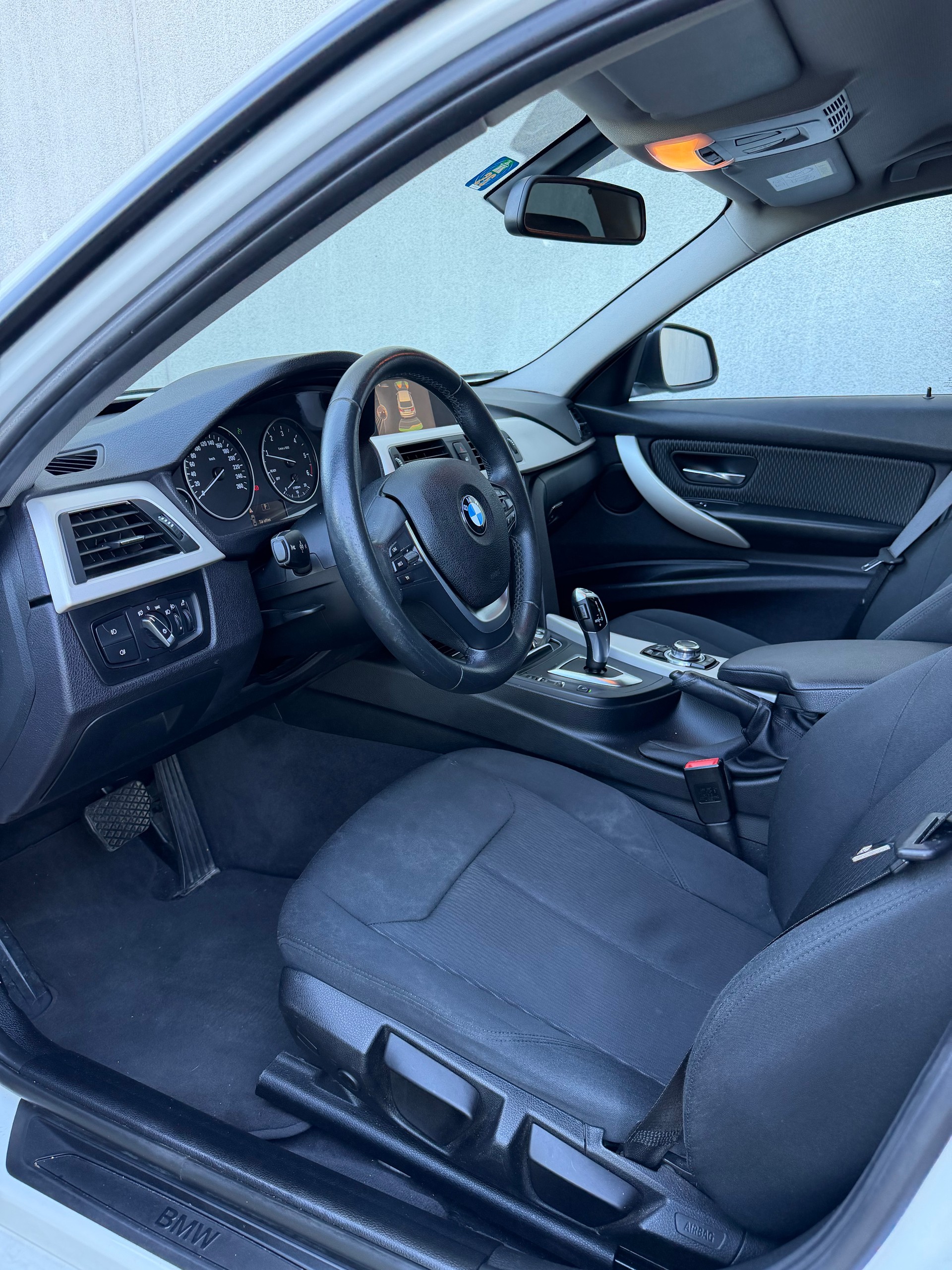 BMW 316d Touring Business Steptronic-image-4