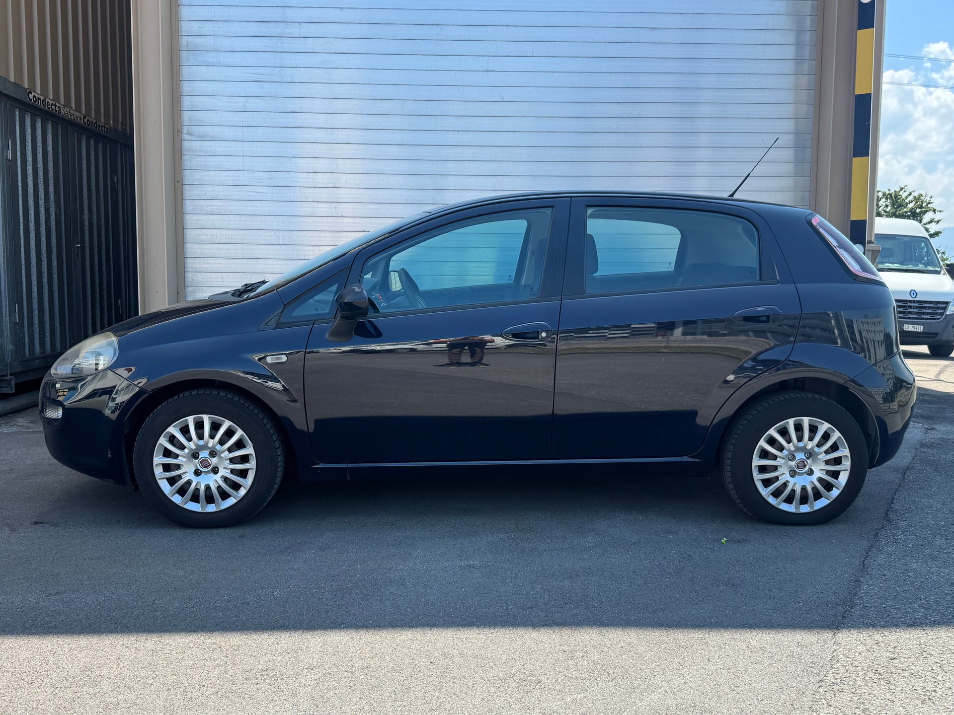 FIAT Punto 1.2 Pop Star-showroom-element-2