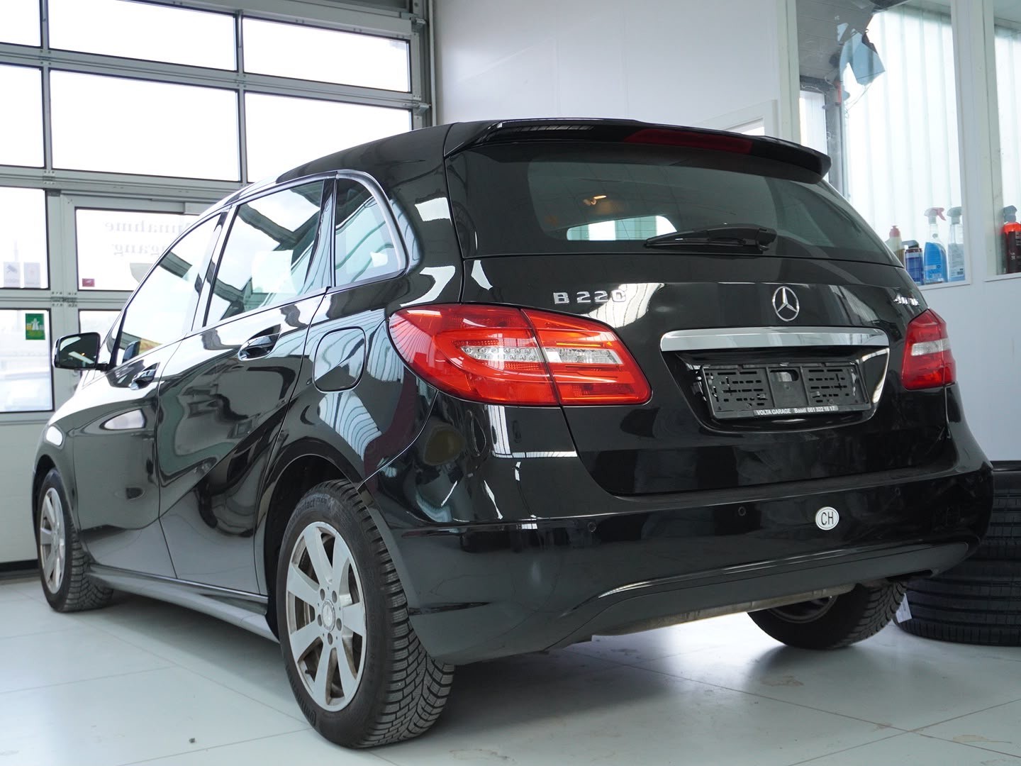 MERCEDES-BENZ B 220 4Matic 7G-DCT-showroom-element-1