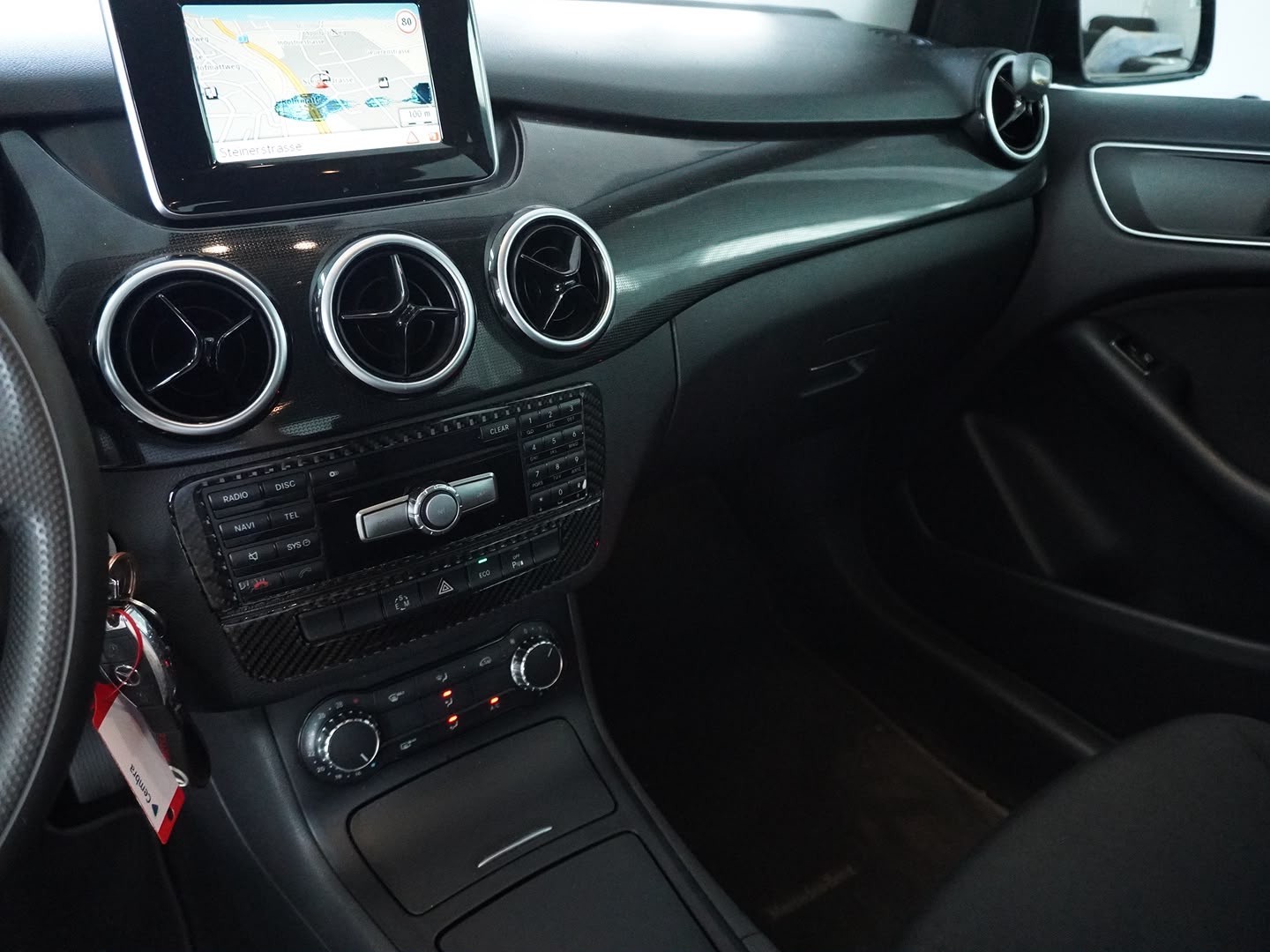 MERCEDES-BENZ B 220 4Matic 7G-DCT-image-5