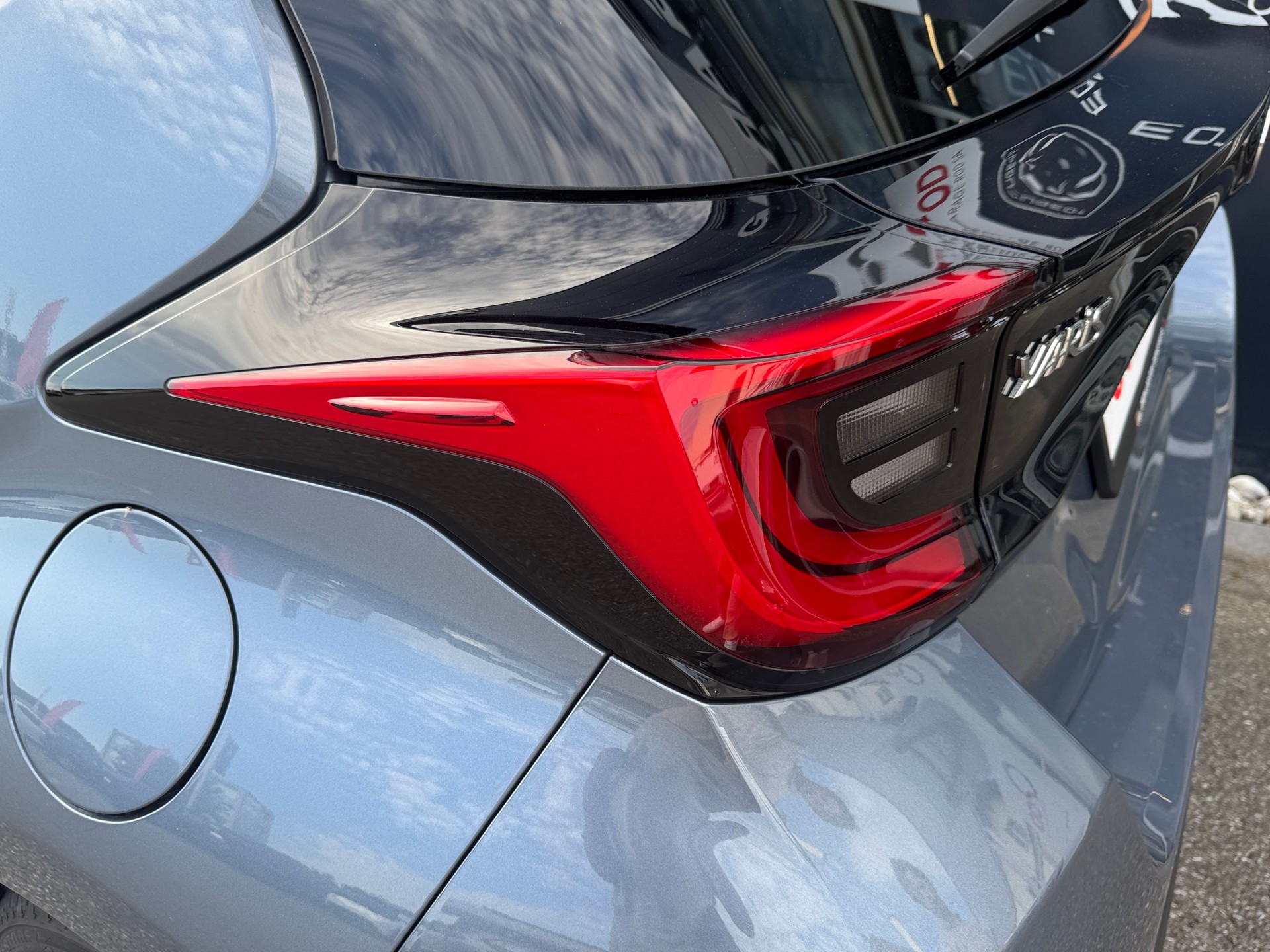 TOYOTA Yaris 1.5 Trend e-CVT-image-6