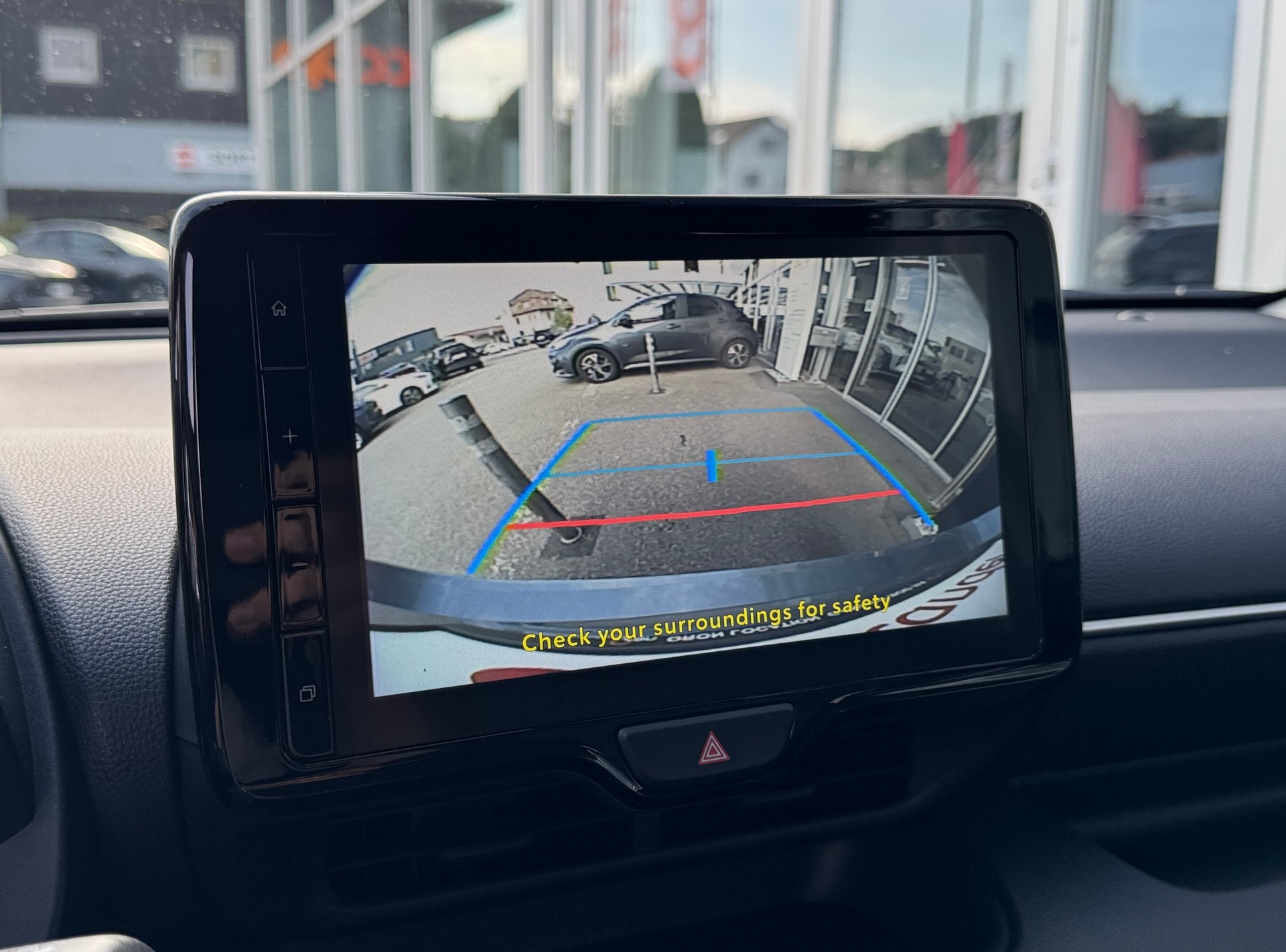 TOYOTA Yaris 1.5 Trend e-CVT-image-19