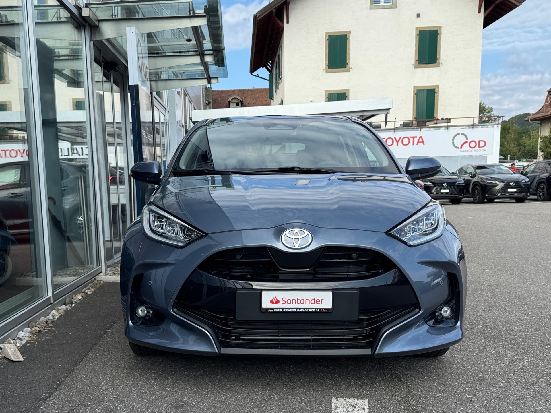 TOYOTA Yaris 1.5 Trend e-CVT-showroom-element-2