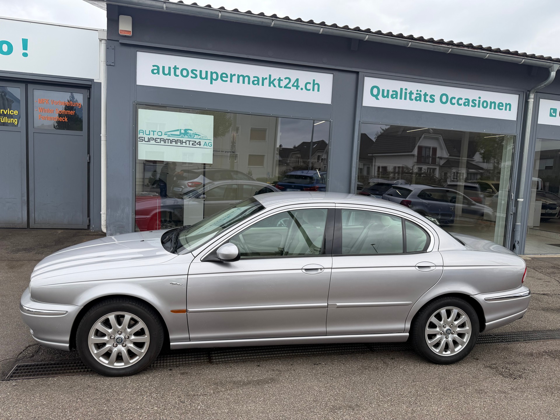 JAGUAR X-Type 2.5 V6 Traction4-showroom-element-2
