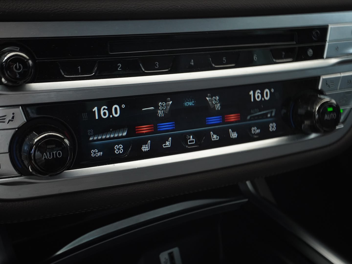BMW 740e iPerformance Steptronic-image-10