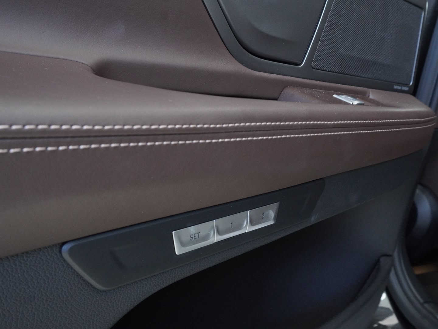 BMW 740e iPerformance Steptronic-image-7