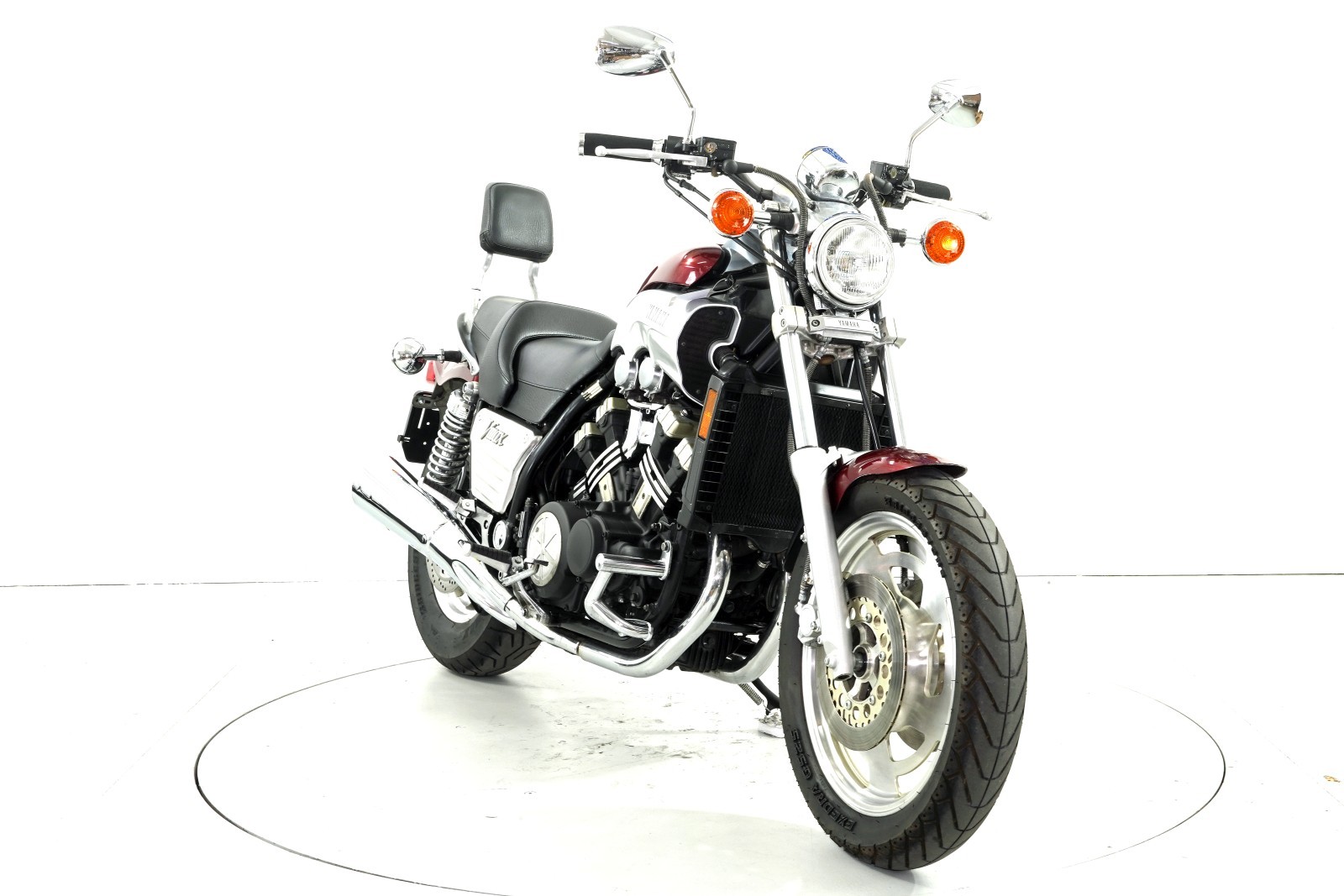 YAMAHA Egli Vmax-showroom-element-1