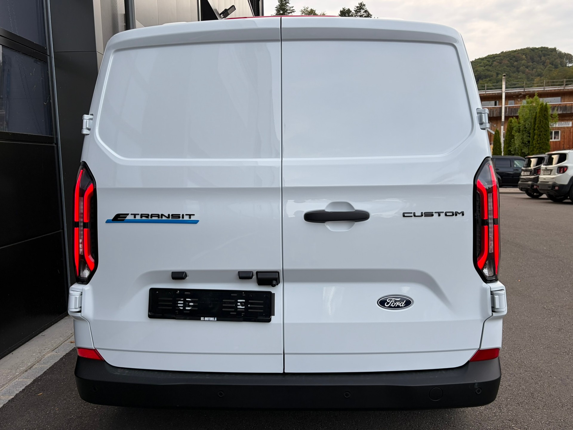 FORD Transit Custom Van 320 L1H1 83kWh Trend-image-6