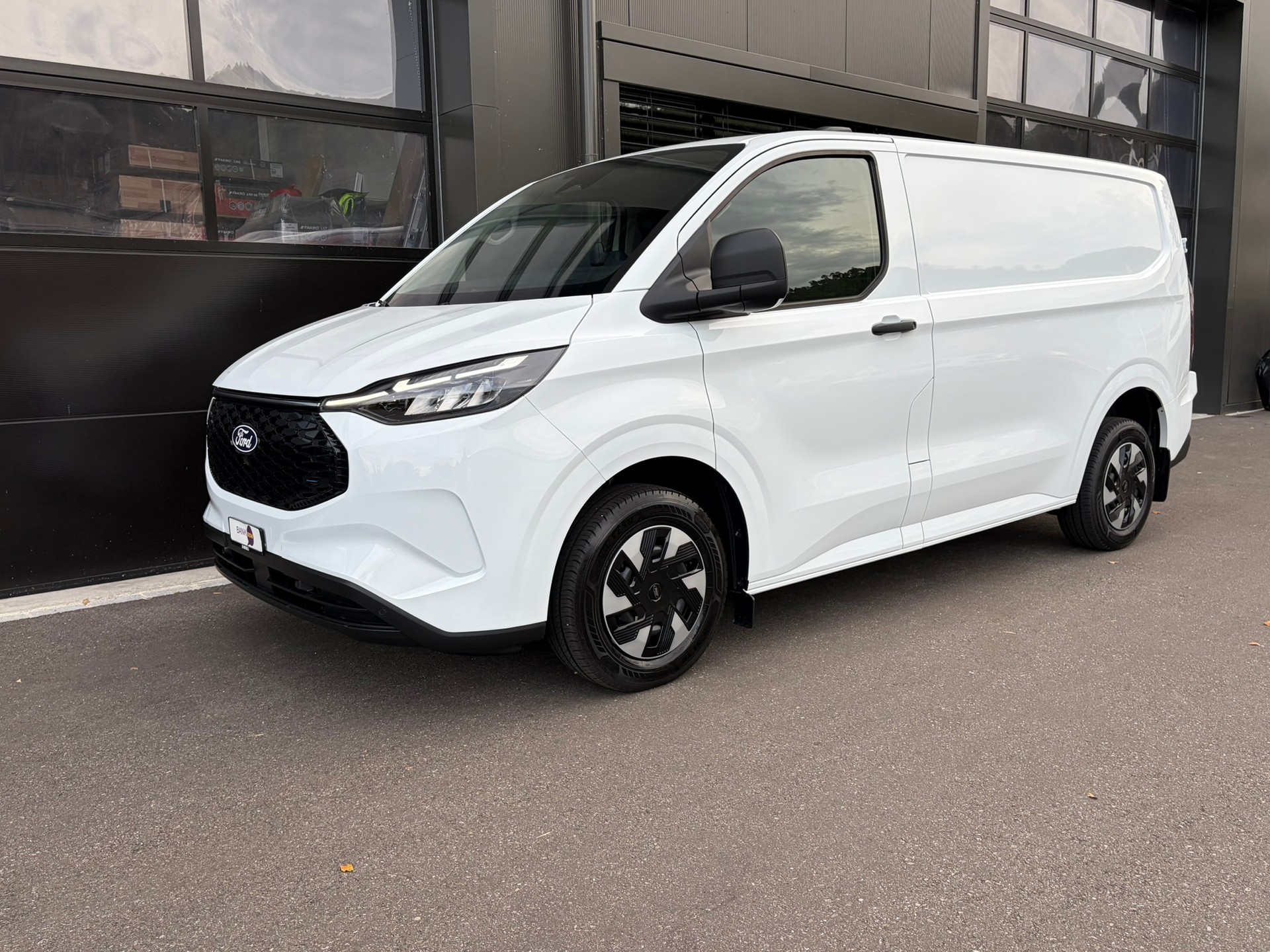 FORD Transit Custom Van 320 L1H1 83kWh Trend-showroom-element-2