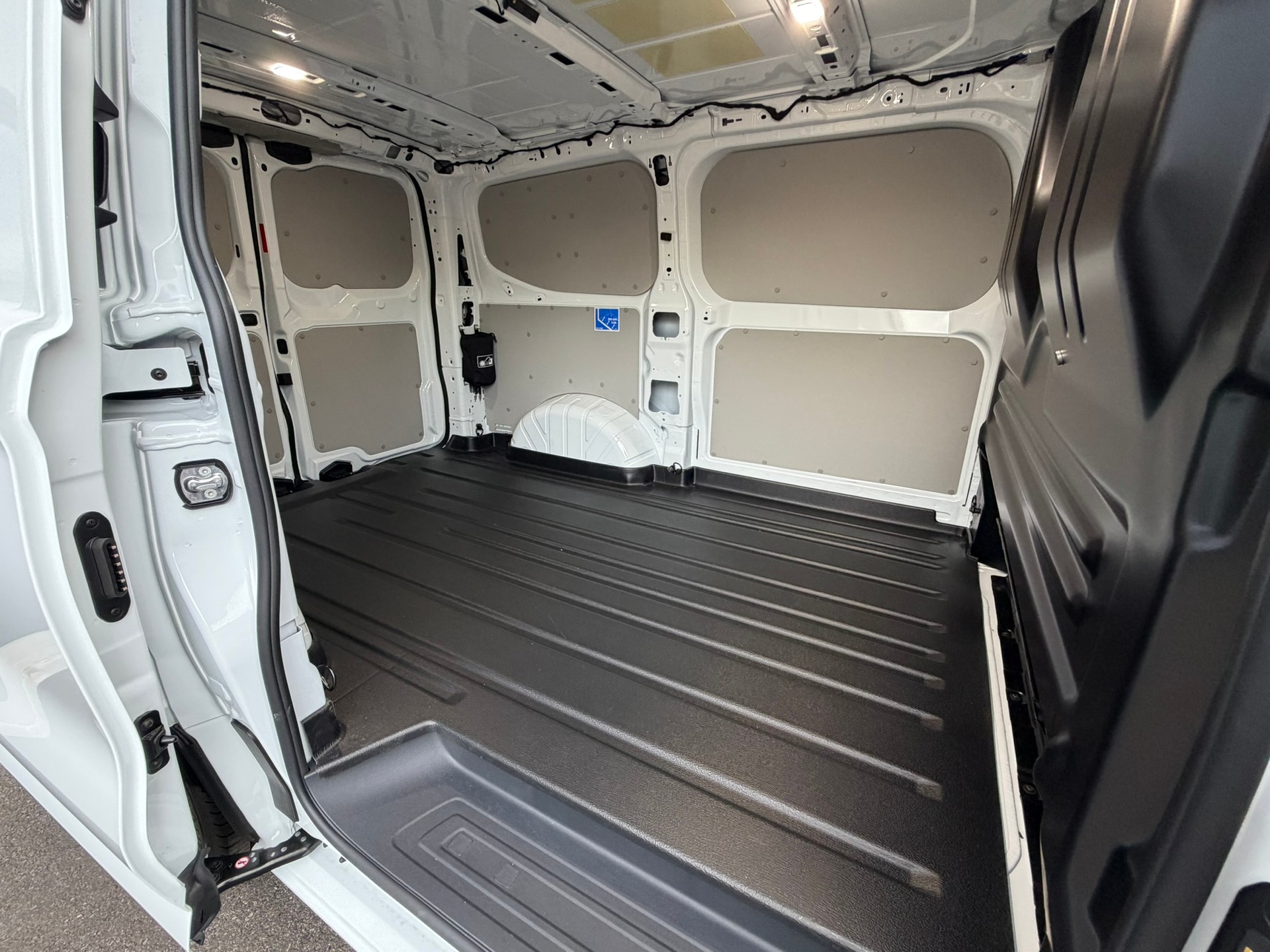 FORD Transit Custom Van 320 L1H1 83kWh Trend-image-9