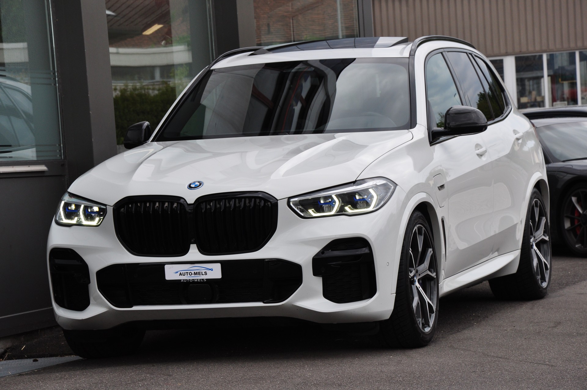 BMW X5 xDrive45e M Sport Steptronic-showroom-element-2
